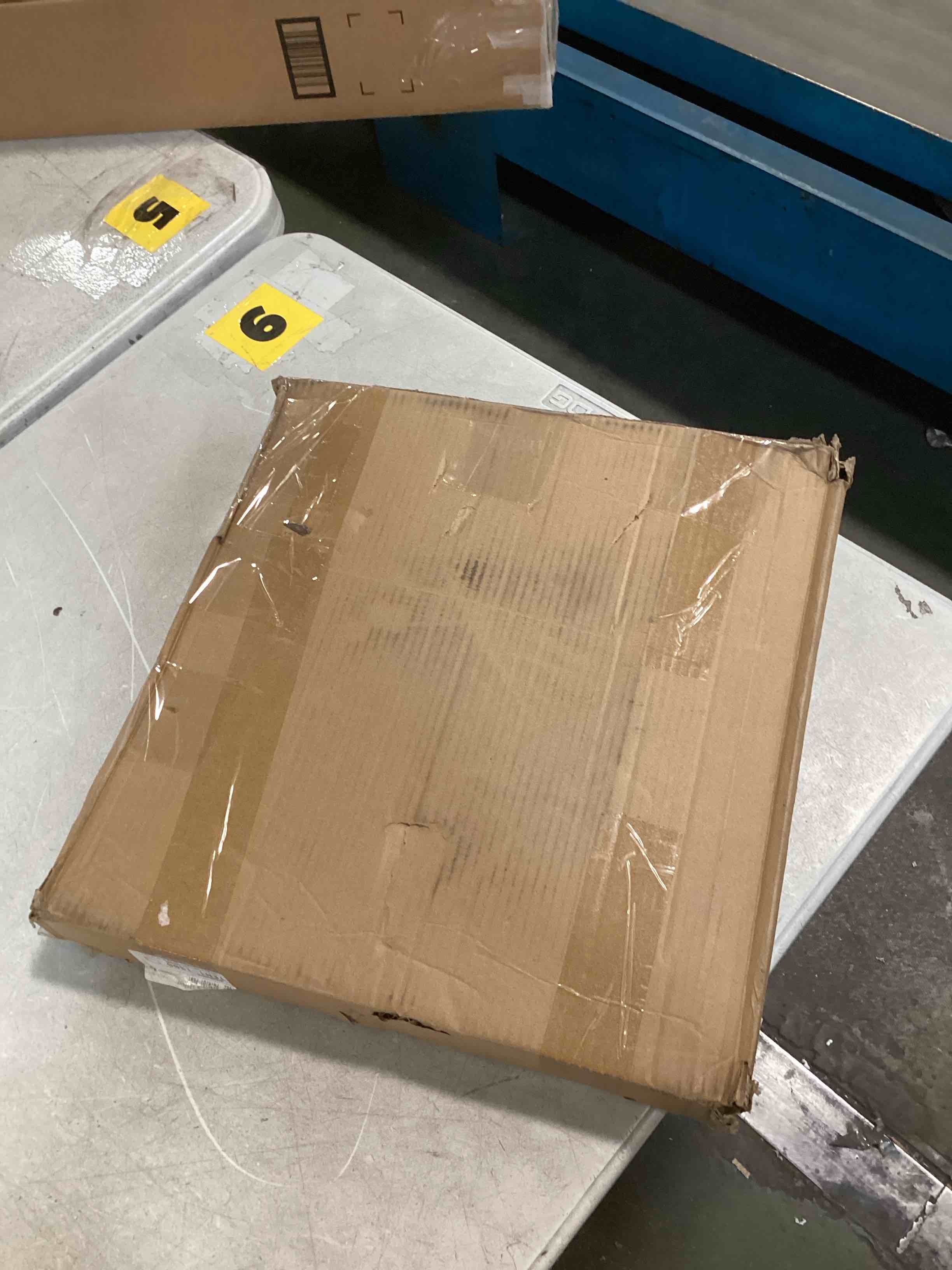 https://s3.amazonaws.com/lotting-images-prod/bidfta/GRA0348679_1731977062141.jpeg