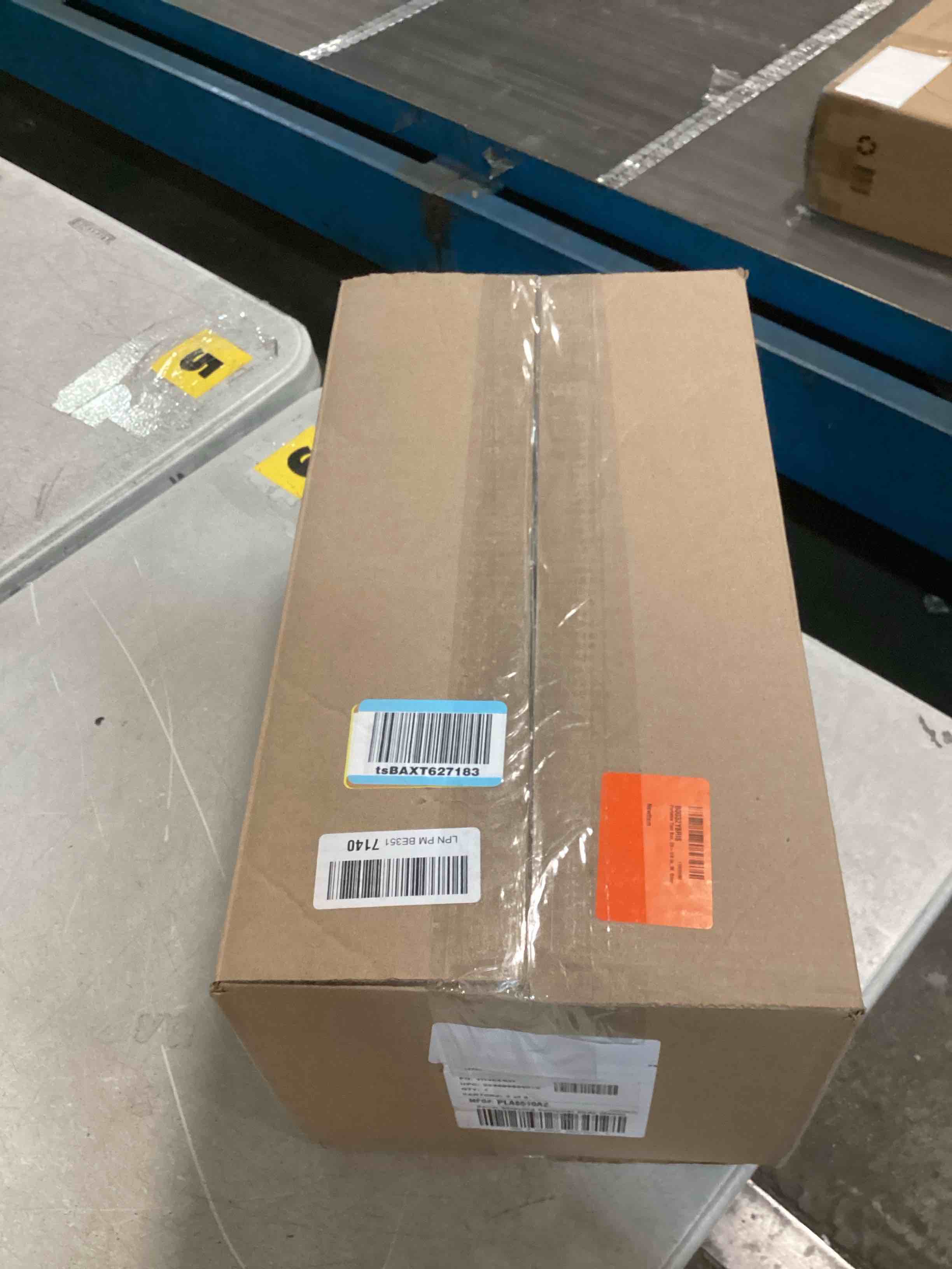 https://s3.amazonaws.com/lotting-images-prod/bidfta/GRA0348683_1731976563213.jpeg