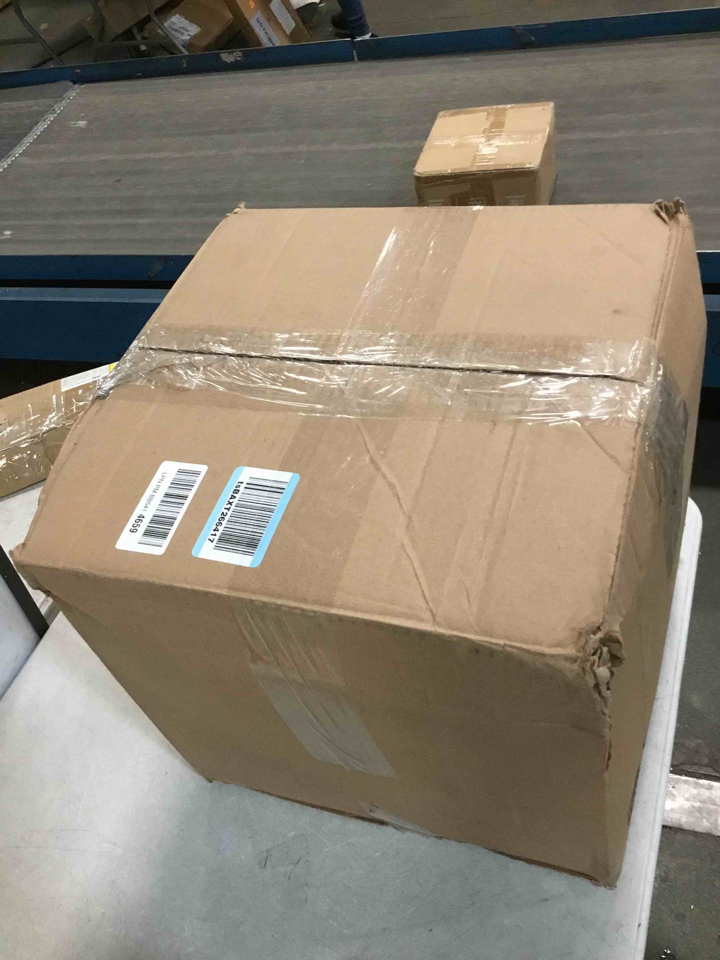 https://s3.amazonaws.com/lotting-images-prod/bidfta/GRA0349628_1731368409086.jpeg