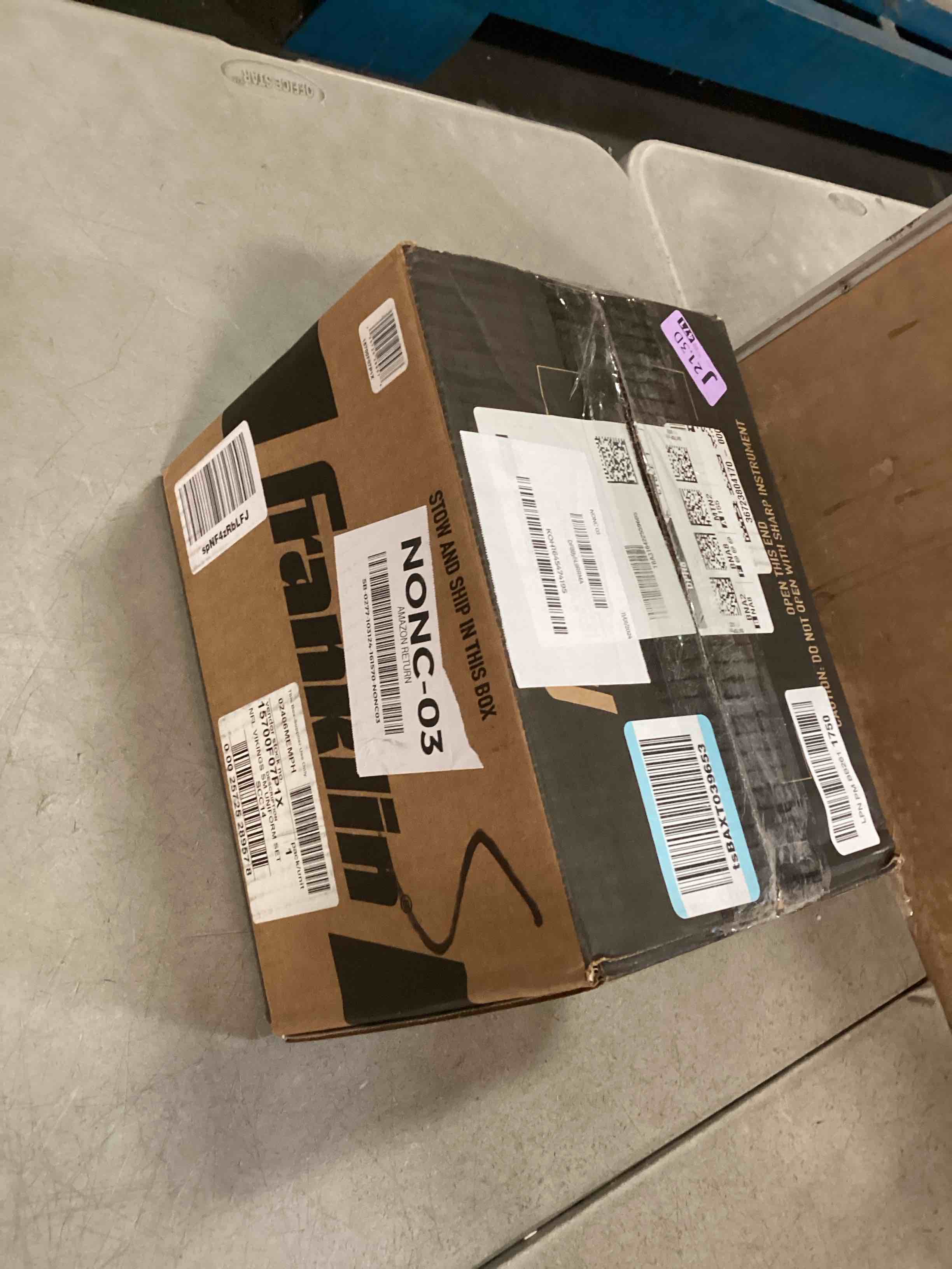https://s3.amazonaws.com/lotting-images-prod/bidfta/GRA0350698_1731977862460.jpeg