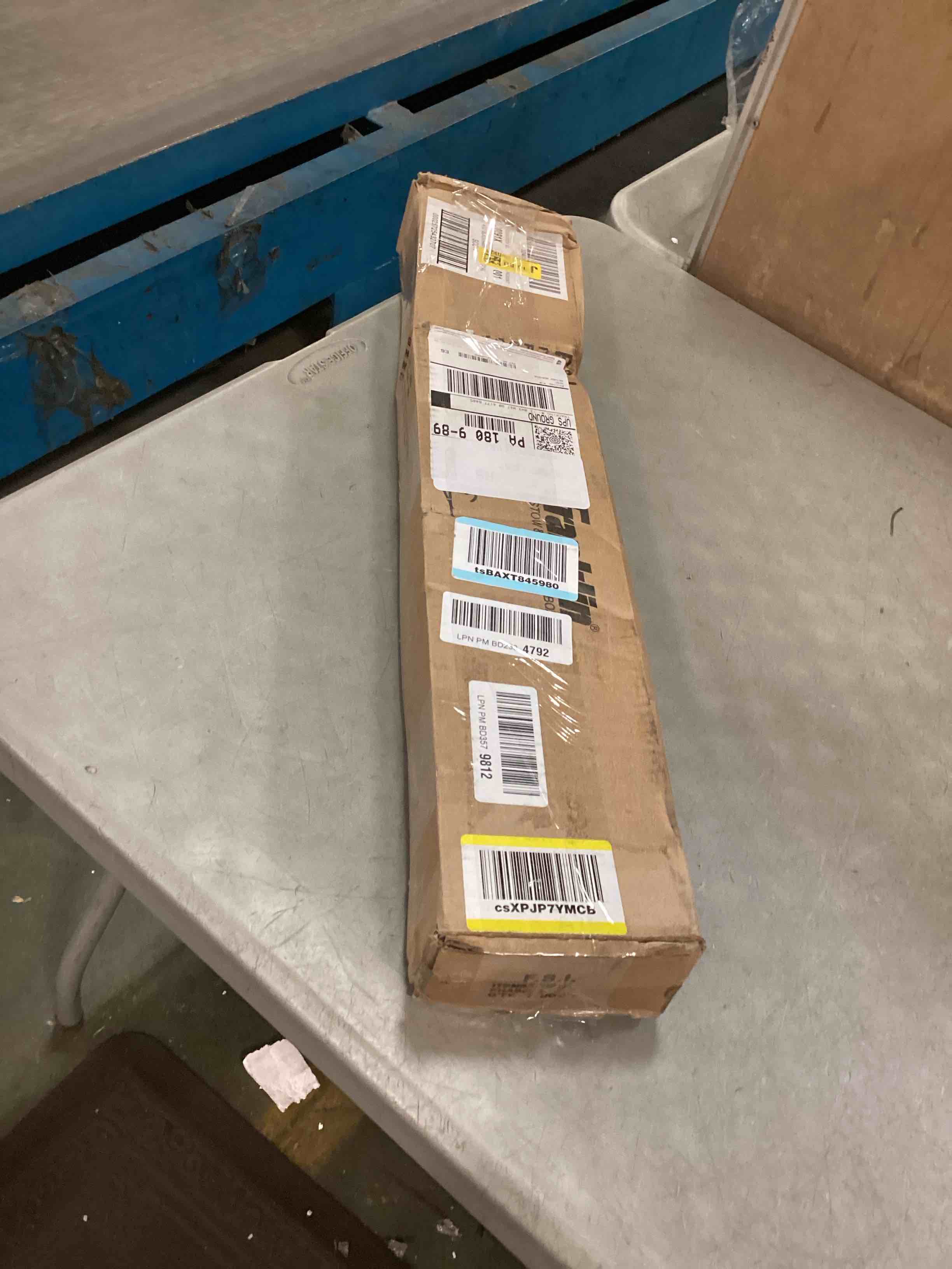 https://s3.amazonaws.com/lotting-images-prod/bidfta/GRA0350777_1731736760180.jpeg