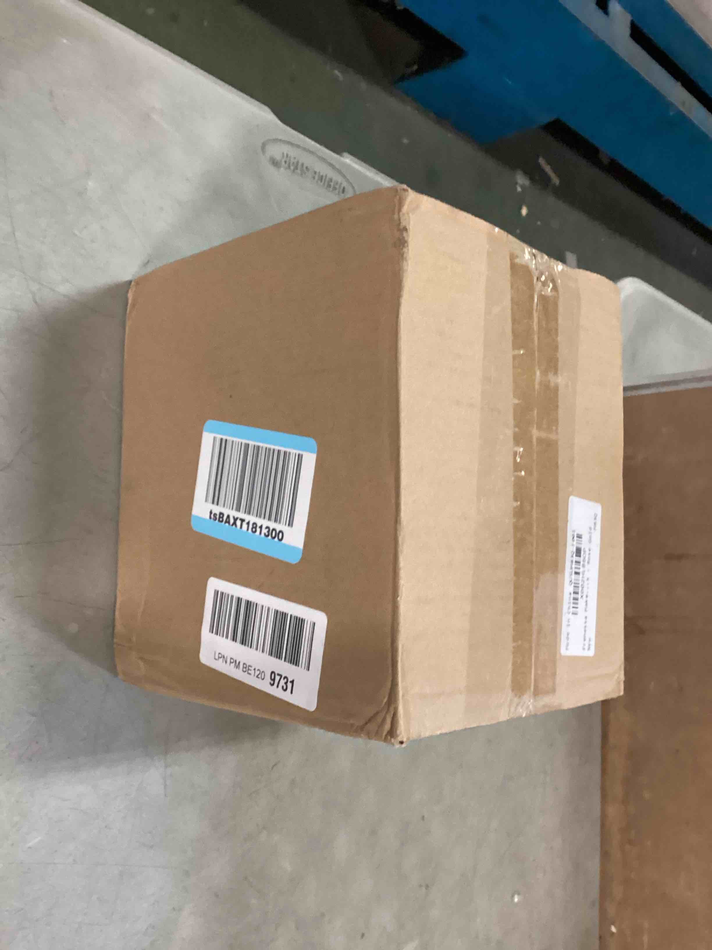 https://s3.amazonaws.com/lotting-images-prod/bidfta/GRA0351412_1731126777282.jpeg