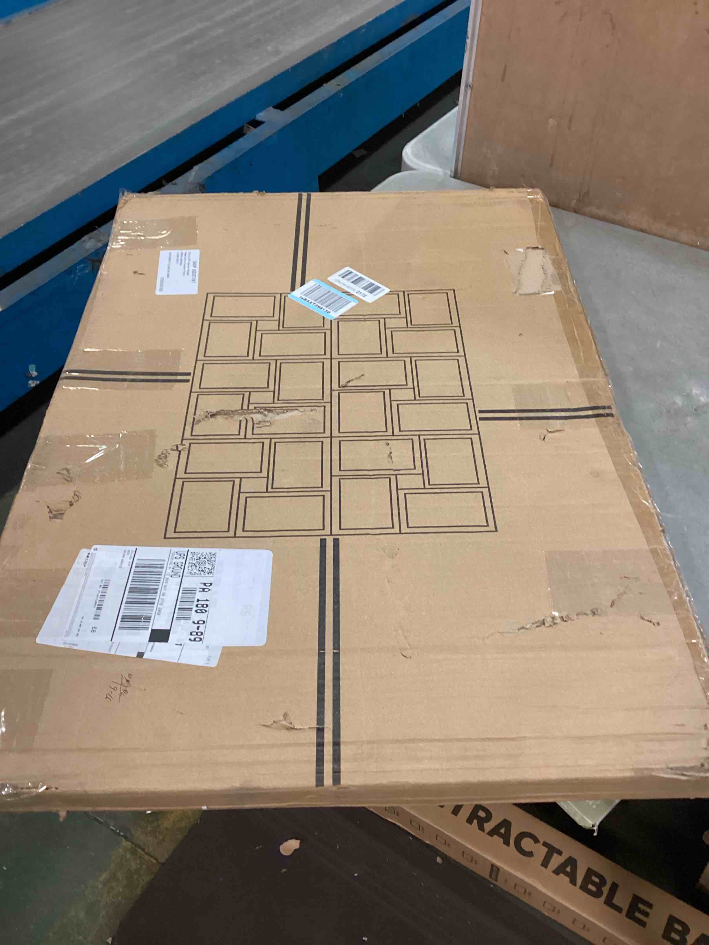 https://s3.amazonaws.com/lotting-images-prod/bidfta/GRA0351458_1731121130412.jpeg