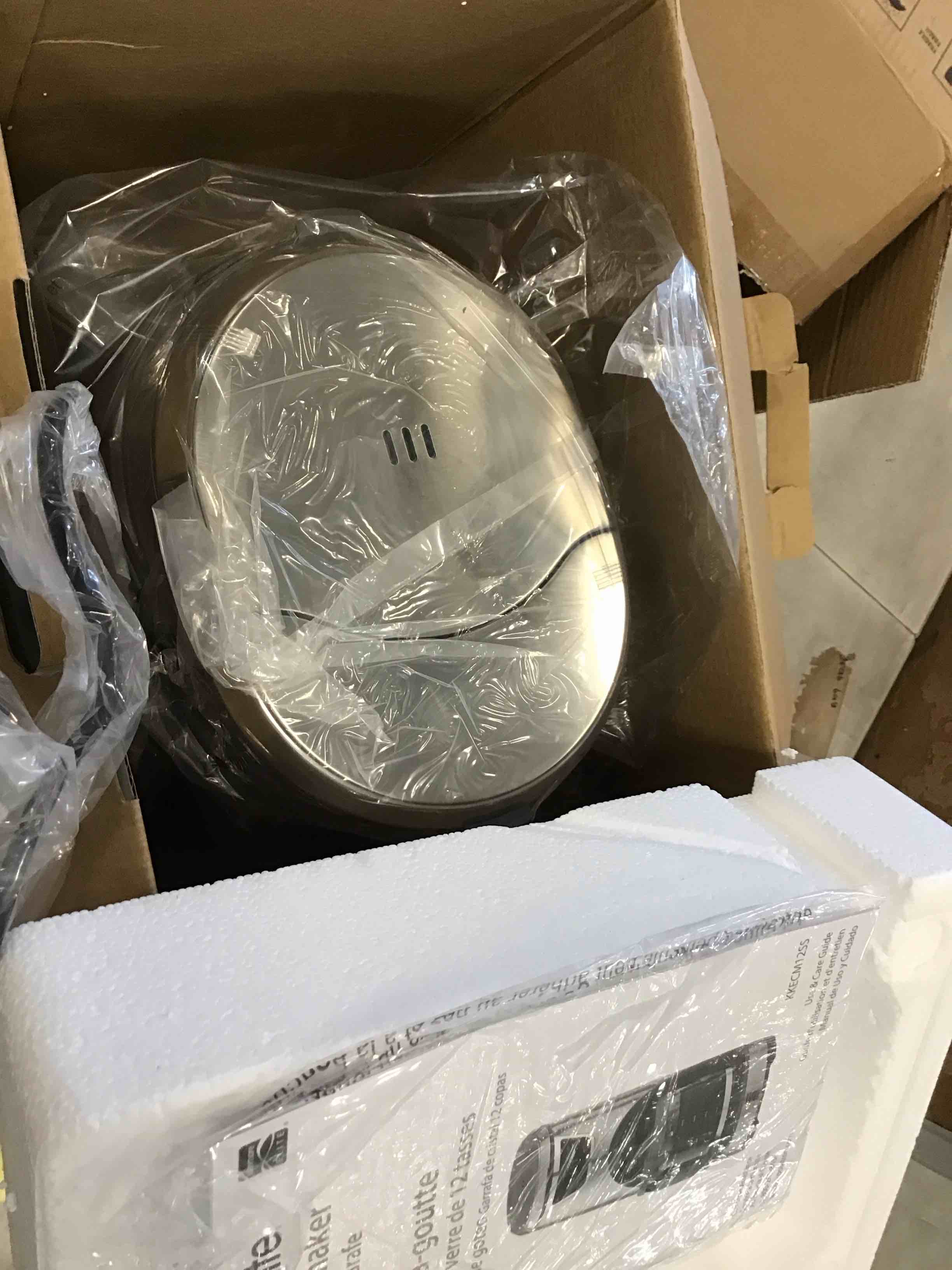 https://s3.amazonaws.com/lotting-images-prod/bidfta/GRA0351665_1731093062645.jpeg
