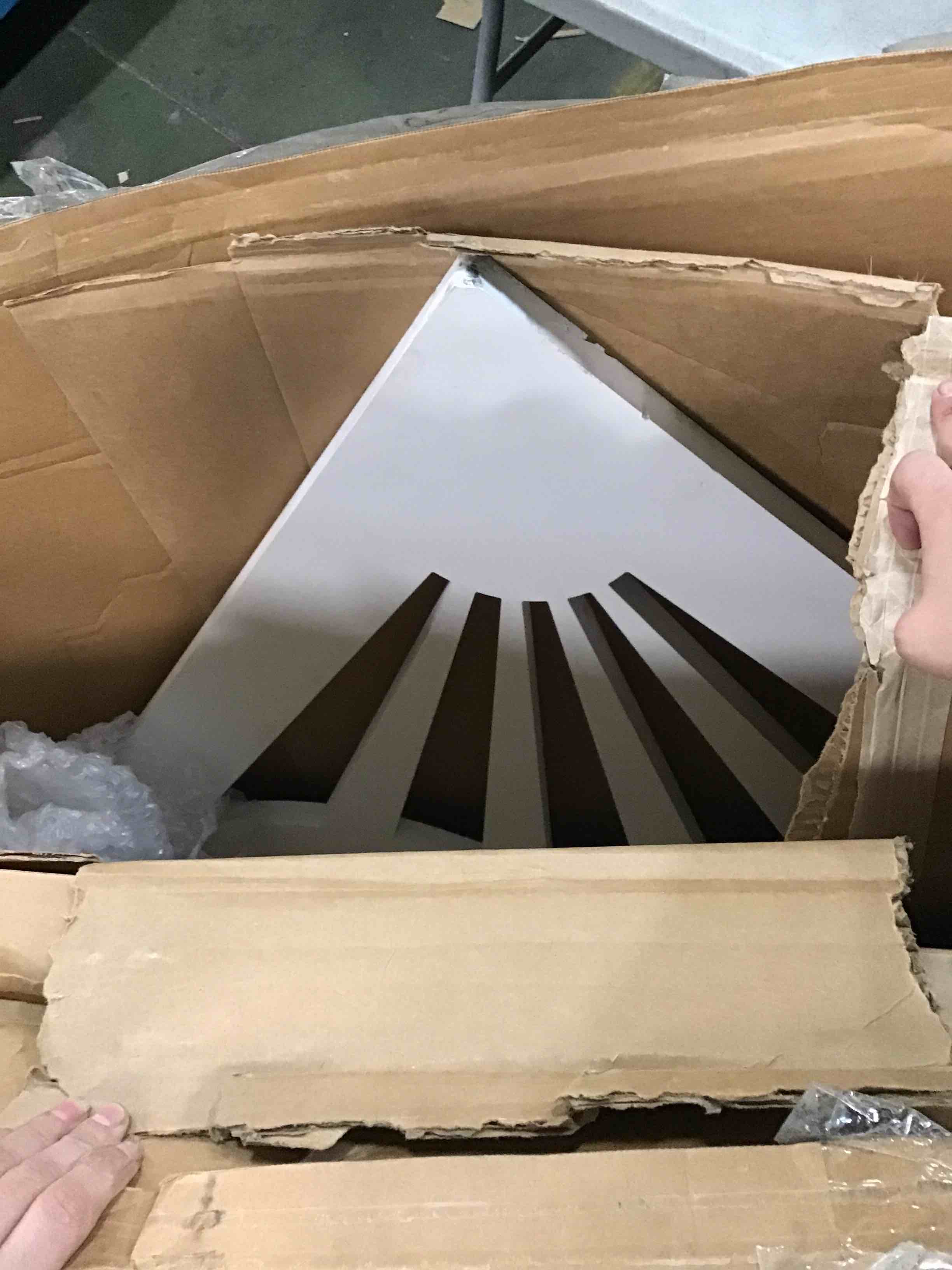 https://s3.amazonaws.com/lotting-images-prod/bidfta/GRA0351864_1730925765364.jpeg