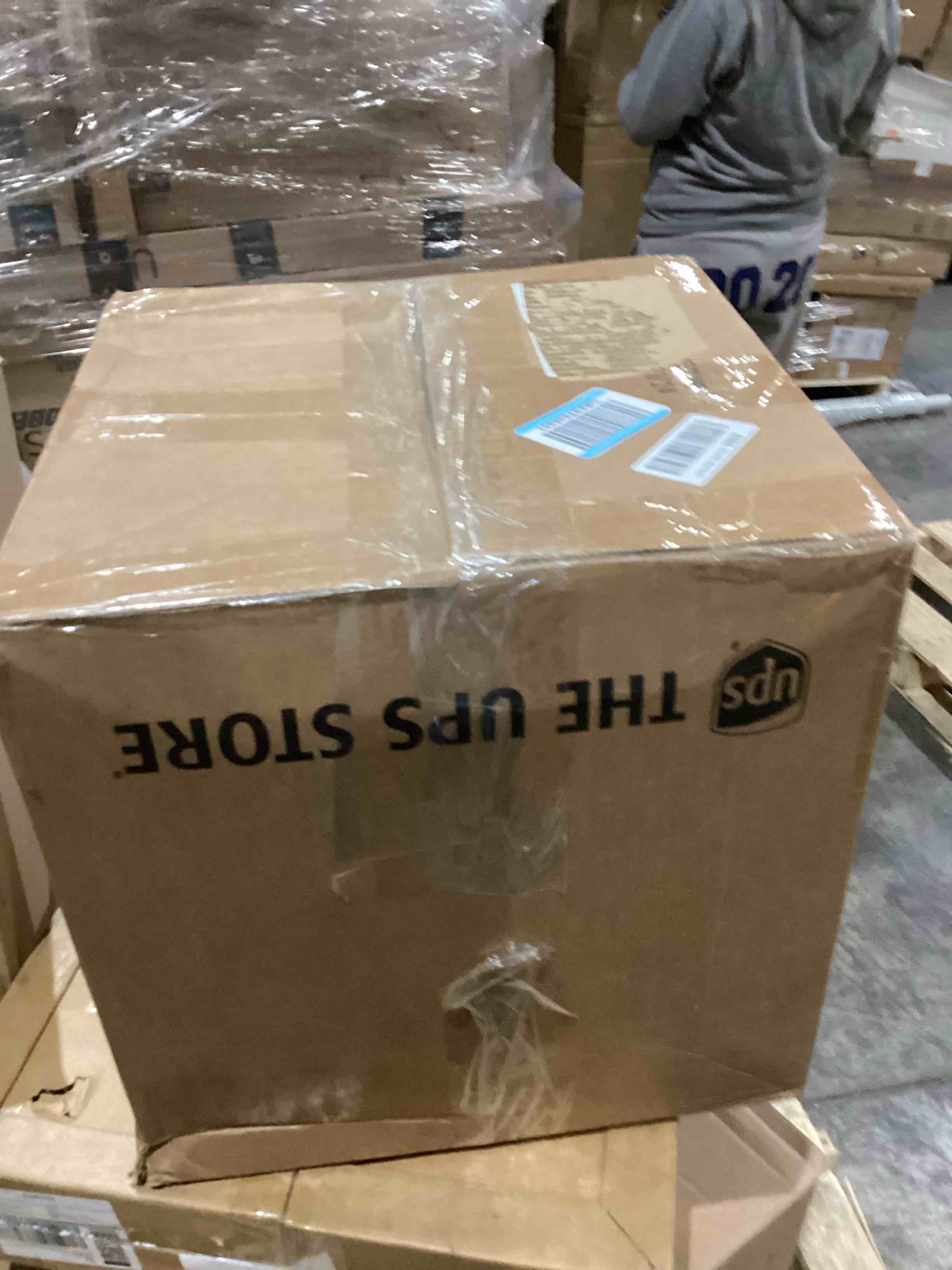 https://s3.amazonaws.com/lotting-images-prod/bidfta/GRA0403588_1738778241719.jpeg