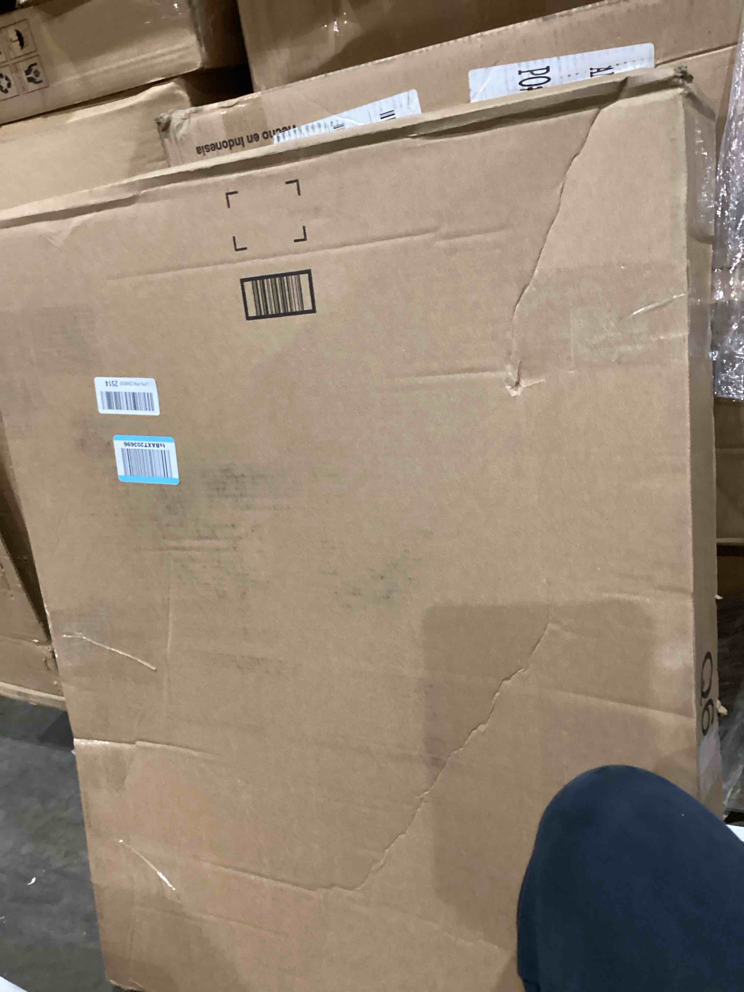 https://s3.amazonaws.com/lotting-images-prod/bidfta/GRA0405303_1738348090406.jpeg