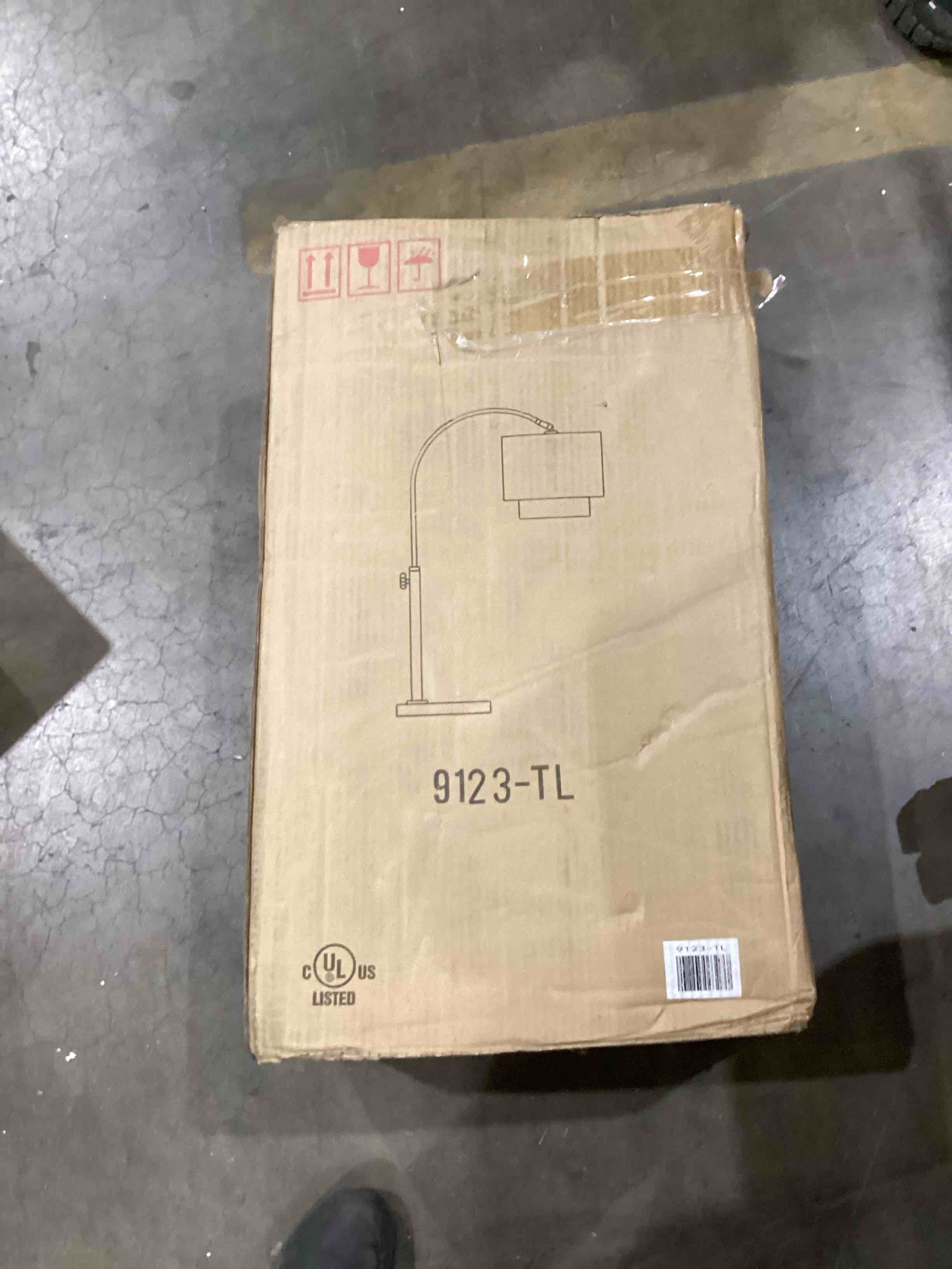 https://s3.amazonaws.com/lotting-images-prod/bidfta/GRA0406173_1740418237116.jpeg