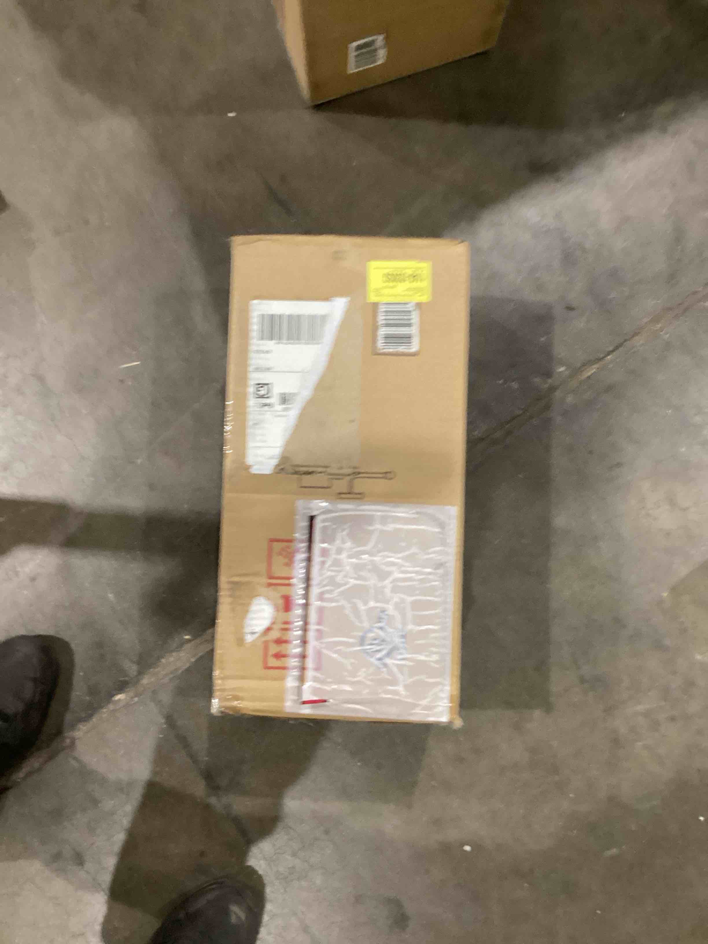 https://s3.amazonaws.com/lotting-images-prod/bidfta/GRA0406180_1740417720326.jpeg