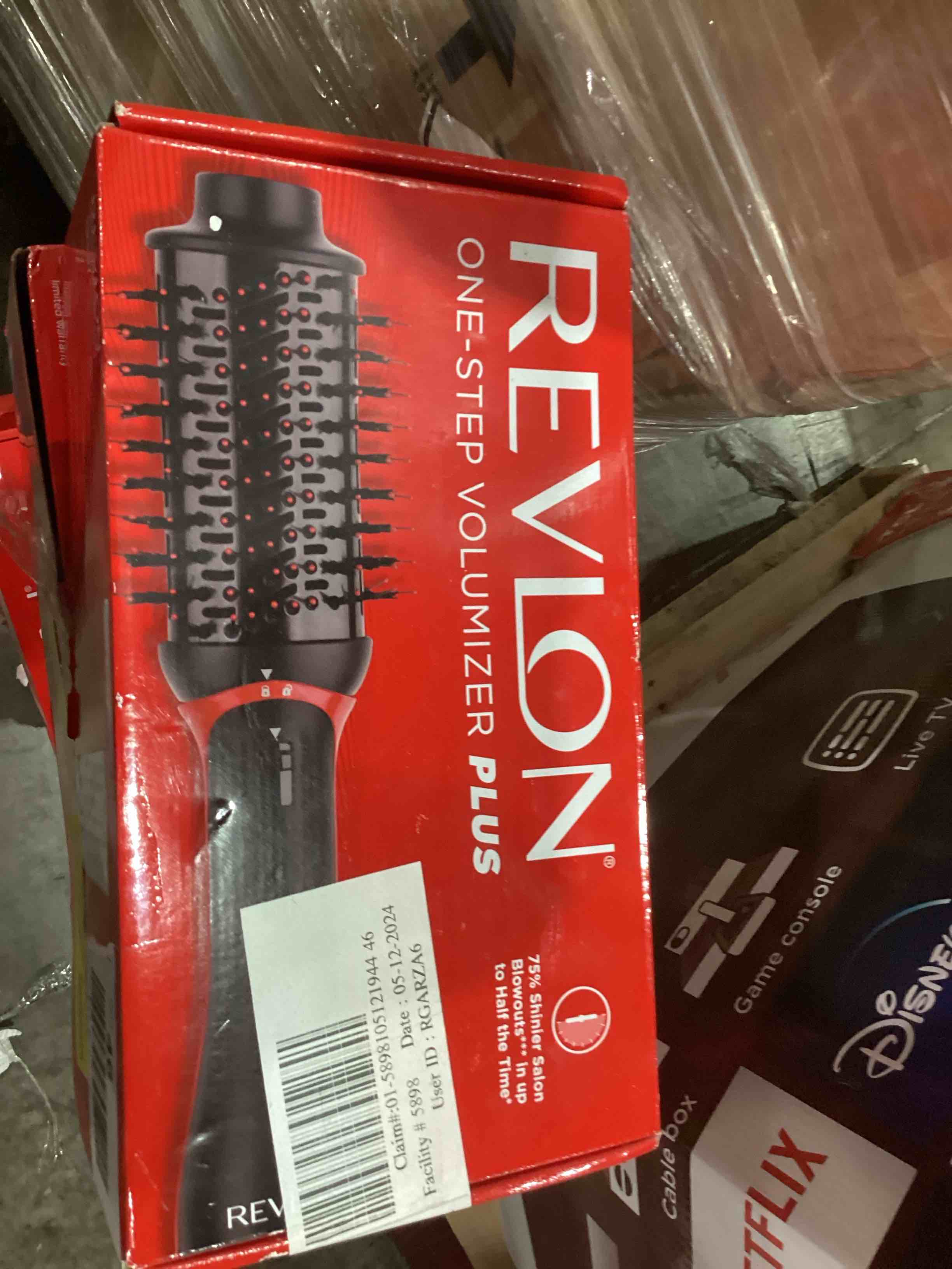 REVLON One Step Volumizer PLUS Hair Dryer and Styler | More Volume, Less Damage, and More Styling Control for Easy and Fast Salon-Style Blowouts, Plus Travel Friendly (Black)