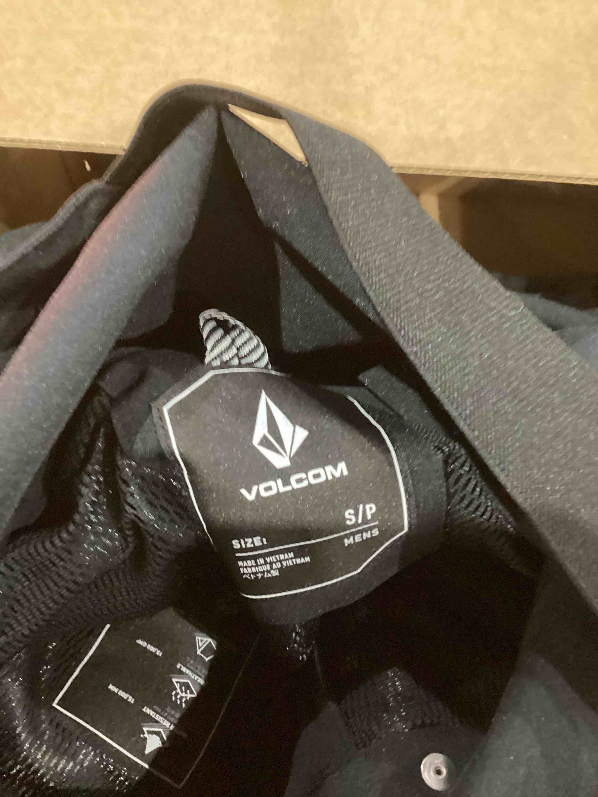 https://s3.amazonaws.com/lotting-images-prod/bidfta/GRA0408332_1742220449600.jpeg
