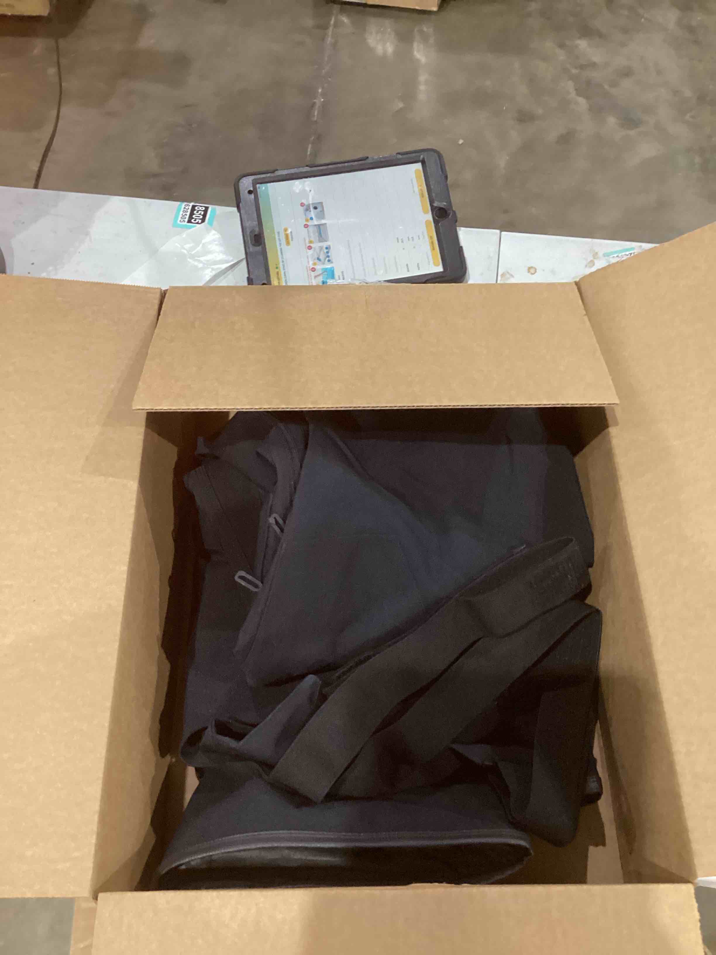 https://s3.amazonaws.com/lotting-images-prod/bidfta/GRA0408332_1742220478828.jpeg