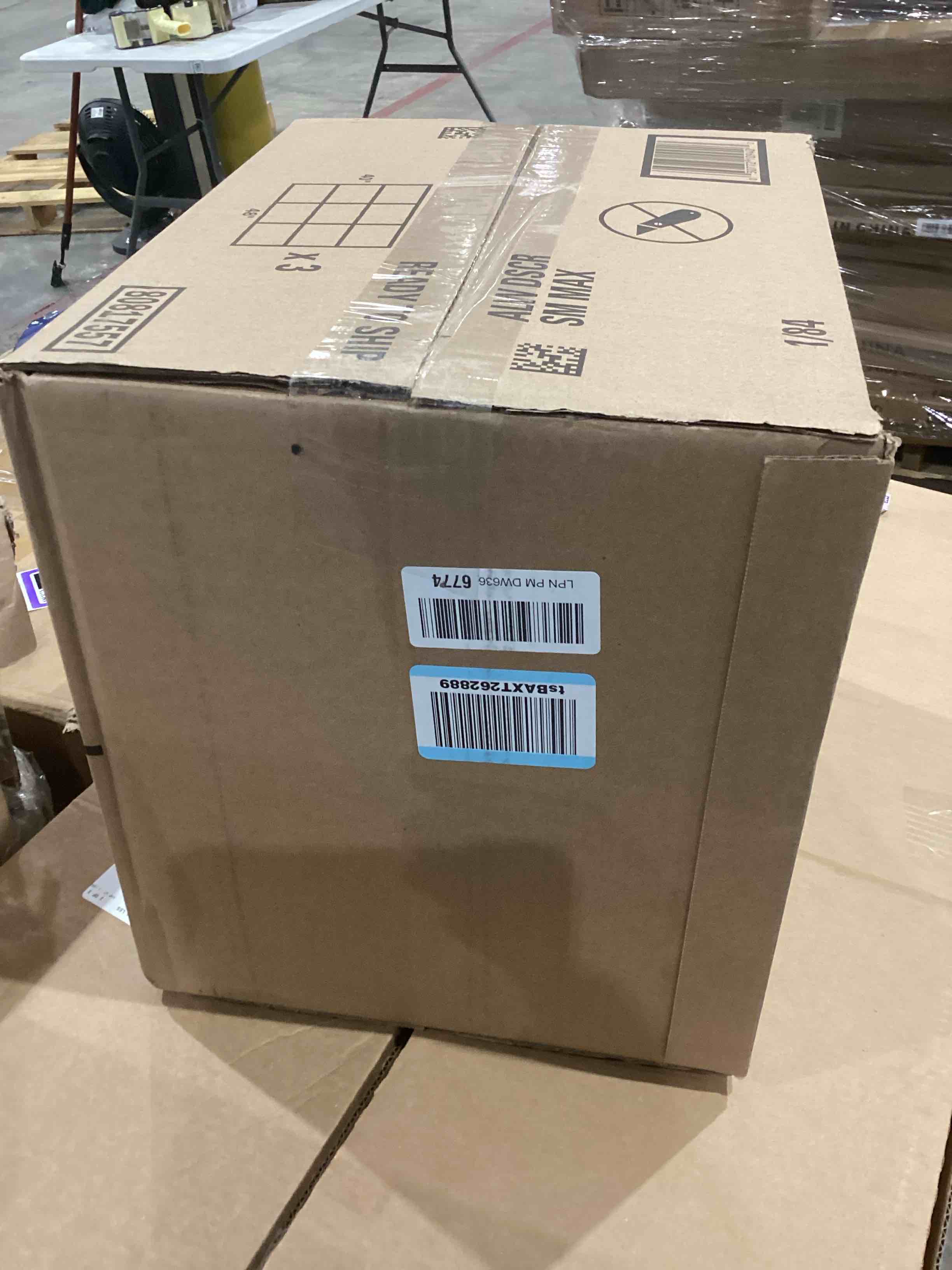 https://s3.amazonaws.com/lotting-images-prod/bidfta/GRA0408389_1744723344211.jpeg
