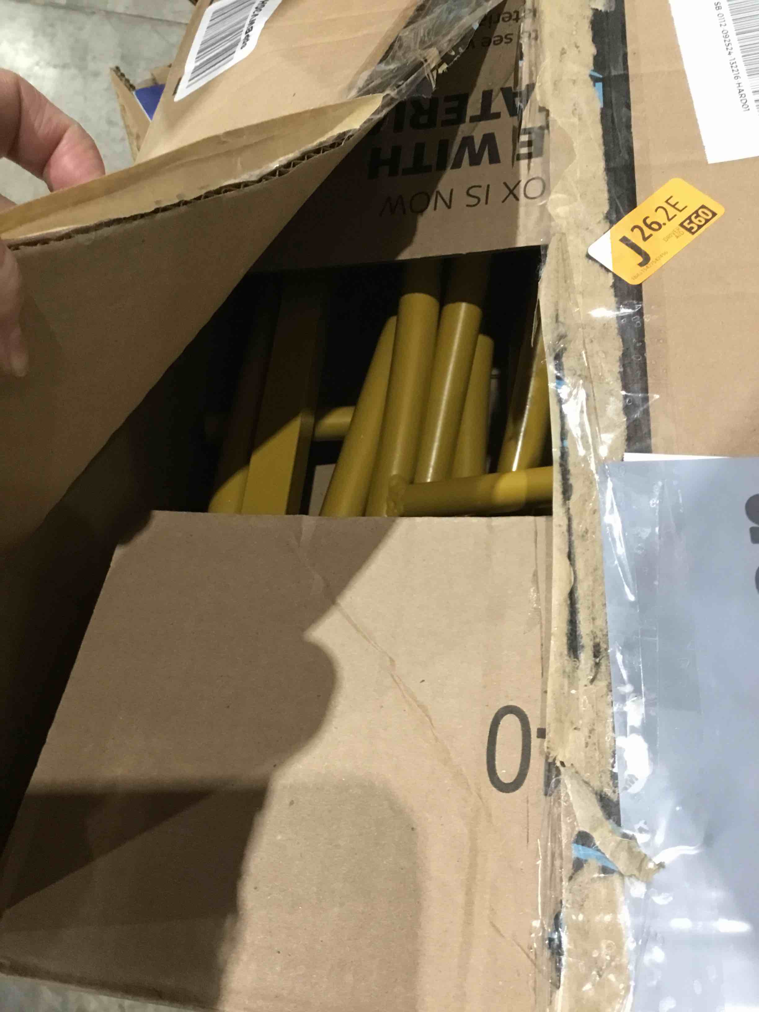 https://s3.amazonaws.com/lotting-images-prod/bidfta/GRA0411810_1734613776387.jpeg