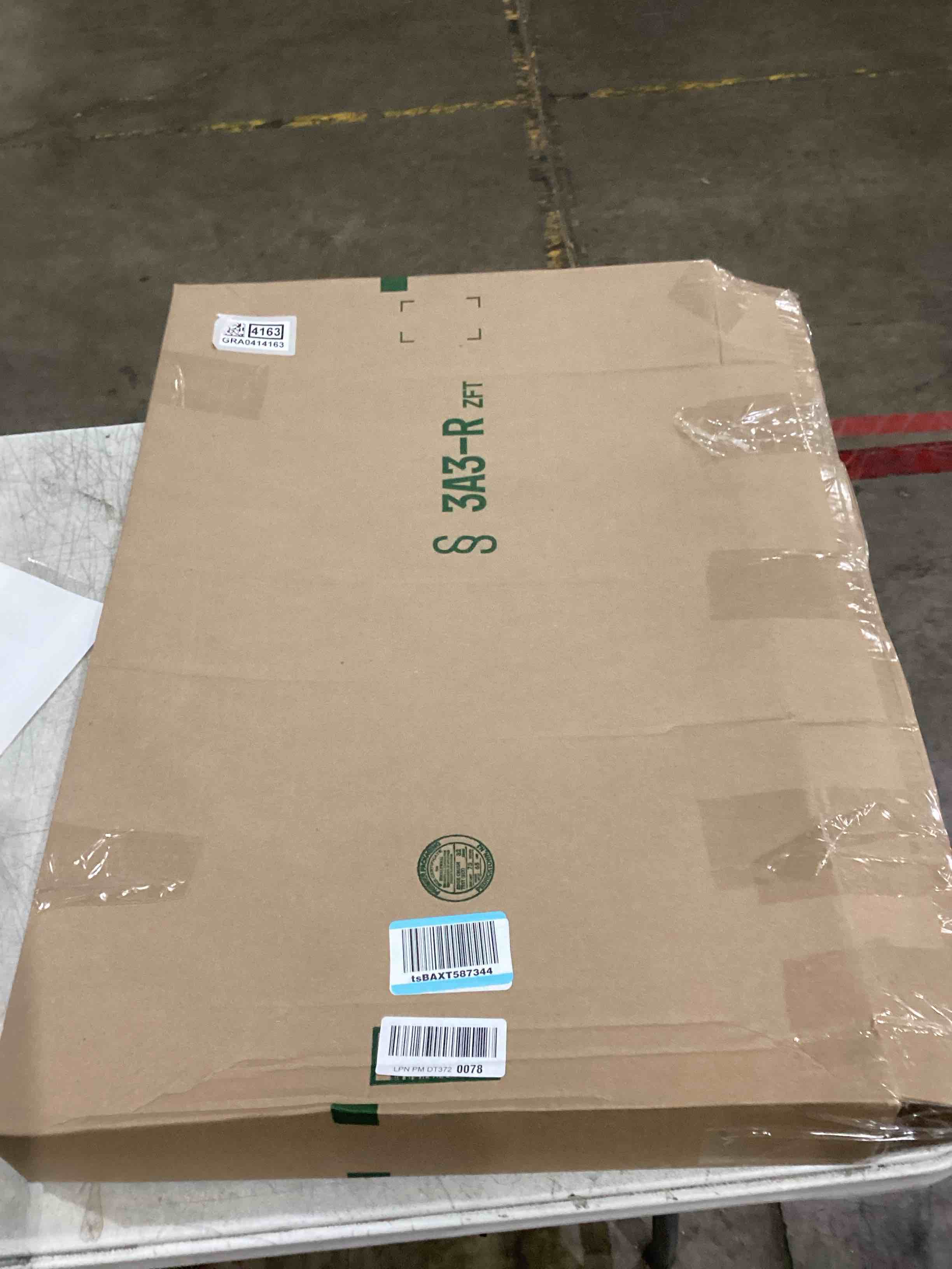 https://s3.amazonaws.com/lotting-images-prod/bidfta/GRA0414162_1745859464673.jpeg