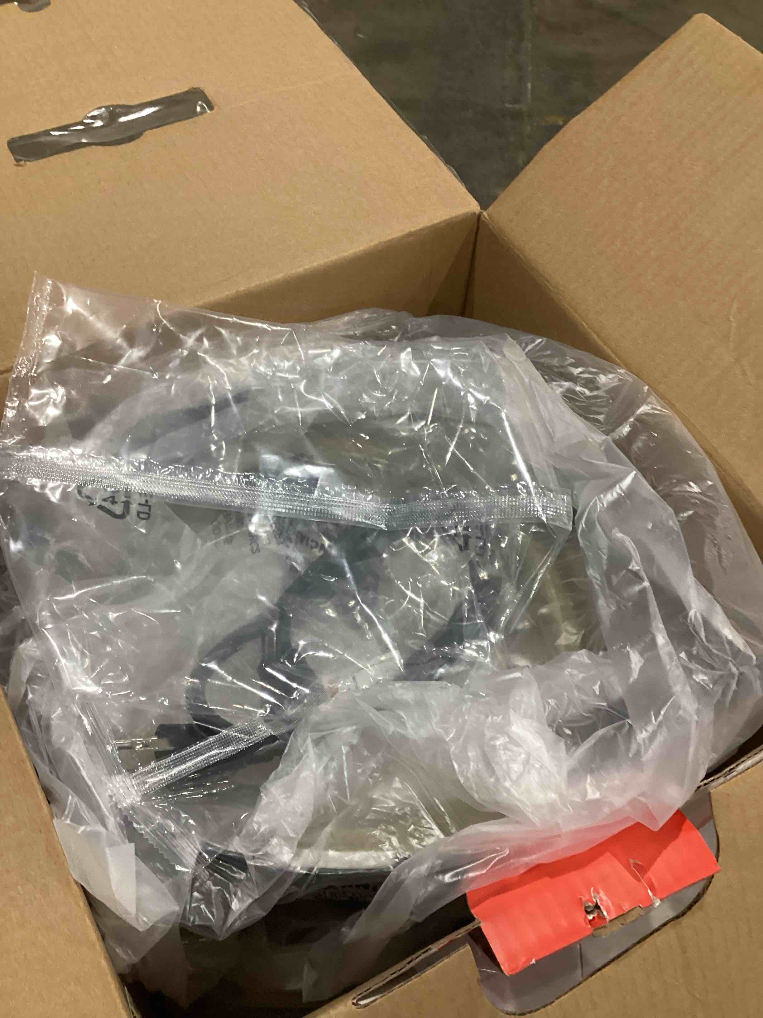 https://s3.amazonaws.com/lotting-images-prod/bidfta/GRA0414219_1745605537476.jpeg