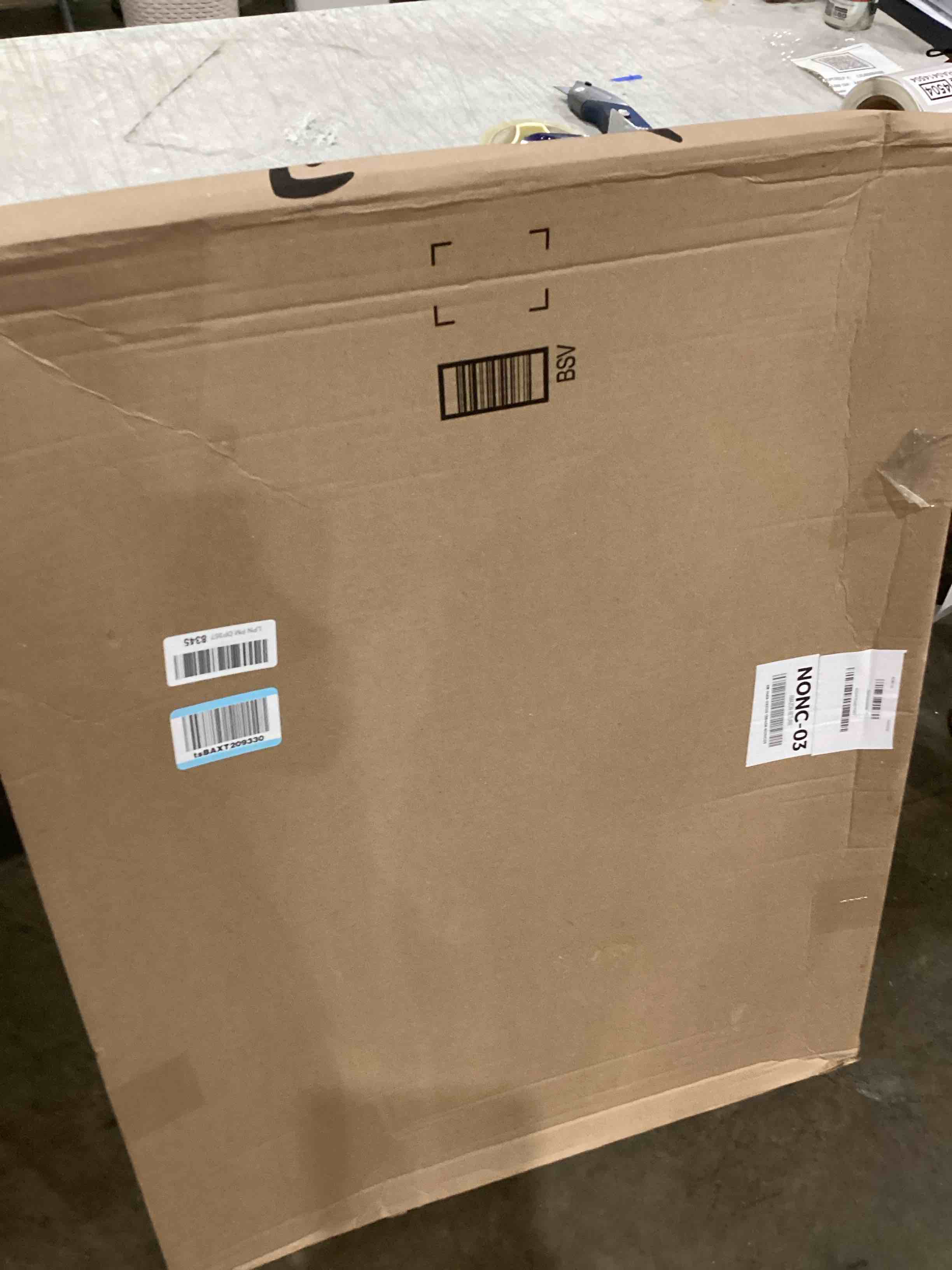 https://s3.amazonaws.com/lotting-images-prod/bidfta/GRA0414531_1745513056635.jpeg
