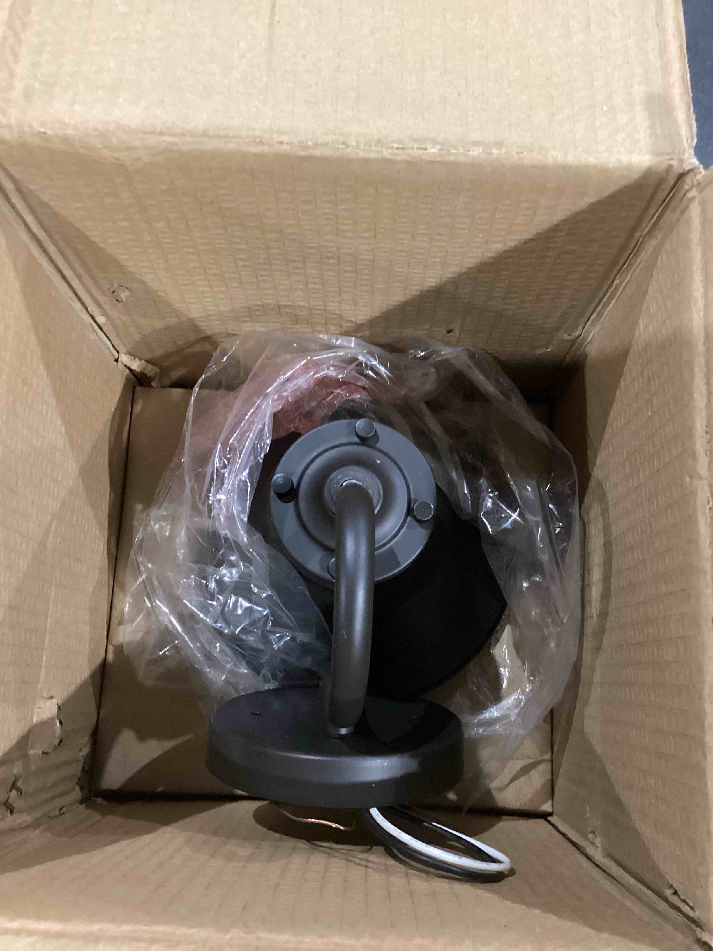 https://s3.amazonaws.com/lotting-images-prod/bidfta/GRA0414909_1745407018151.jpeg