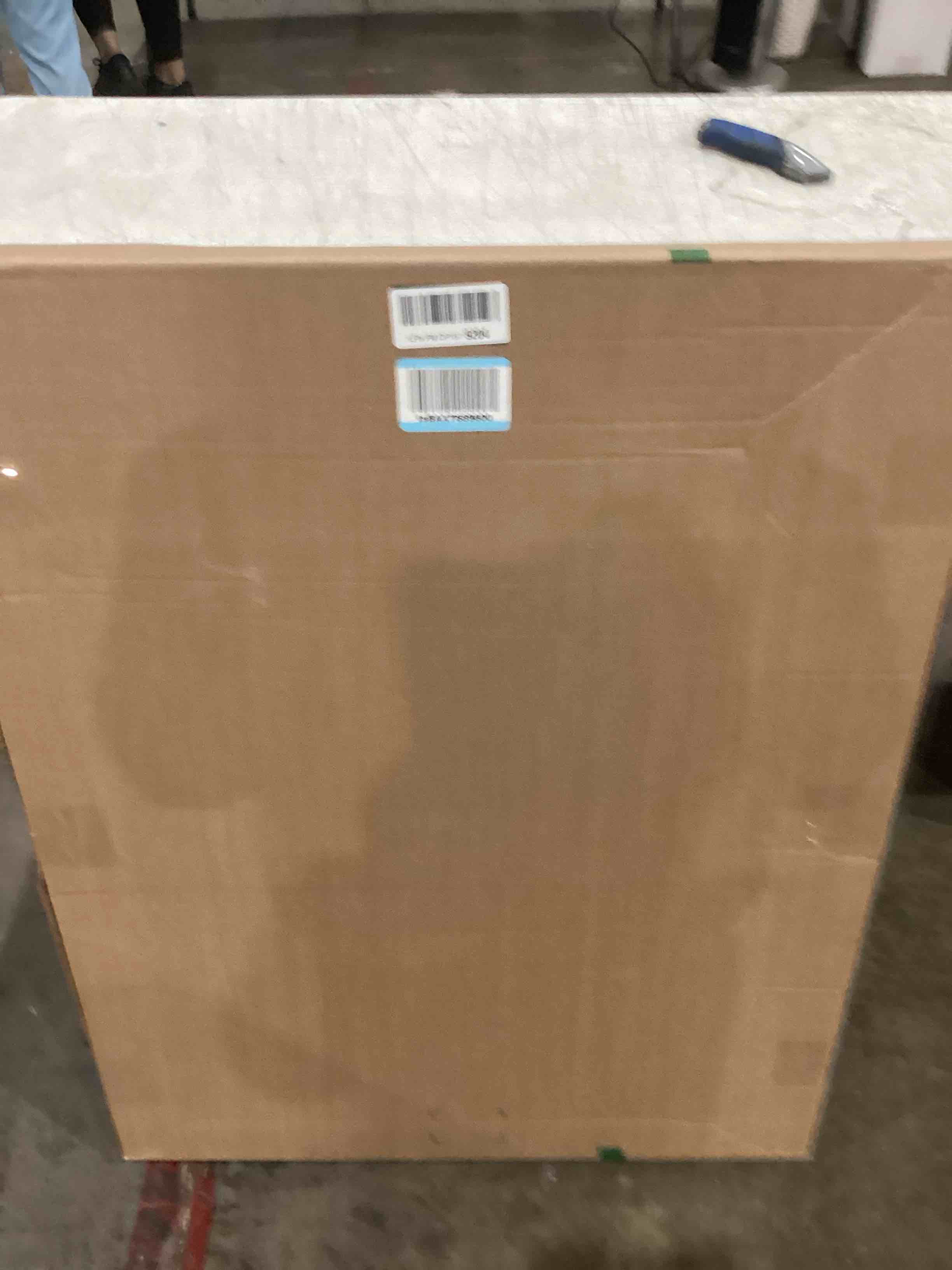 https://s3.amazonaws.com/lotting-images-prod/bidfta/GRA0414951_1745406853169.jpeg