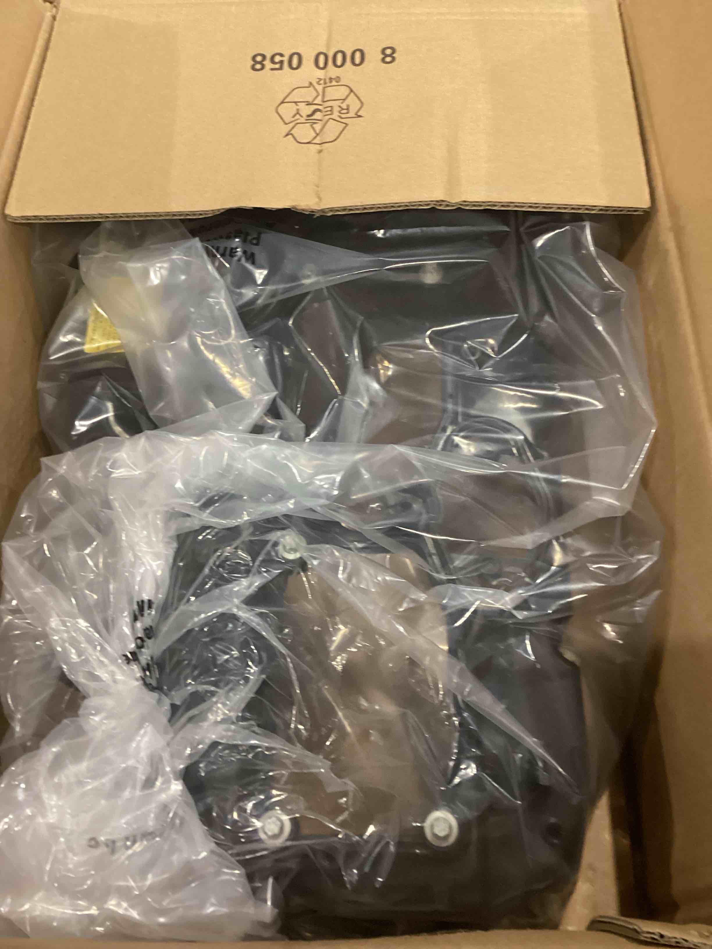 https://s3.amazonaws.com/lotting-images-prod/bidfta/GRA0415901_1744902503850.jpeg