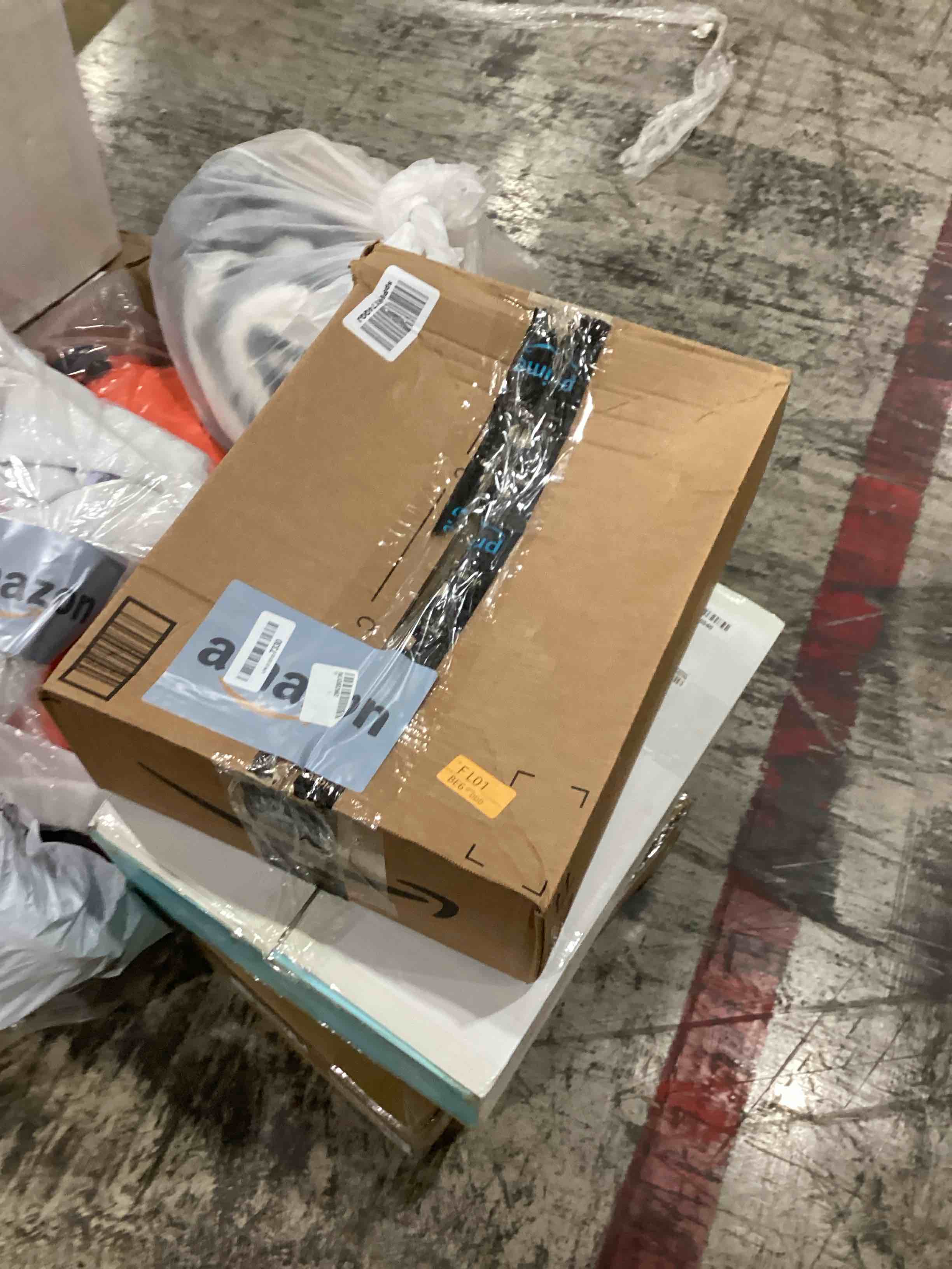 https://s3.amazonaws.com/lotting-images-prod/bidfta/GRA0419606_1734634131634.jpeg