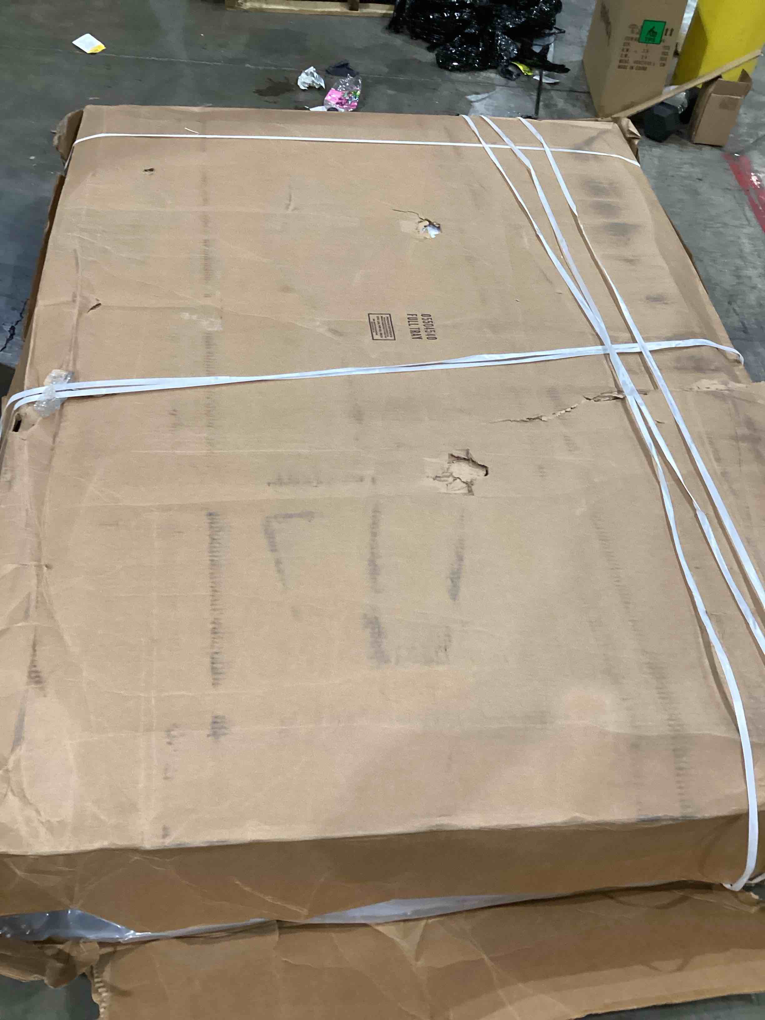 https://s3.amazonaws.com/lotting-images-prod/bidfta/GRA0420984_1734115172857.jpeg