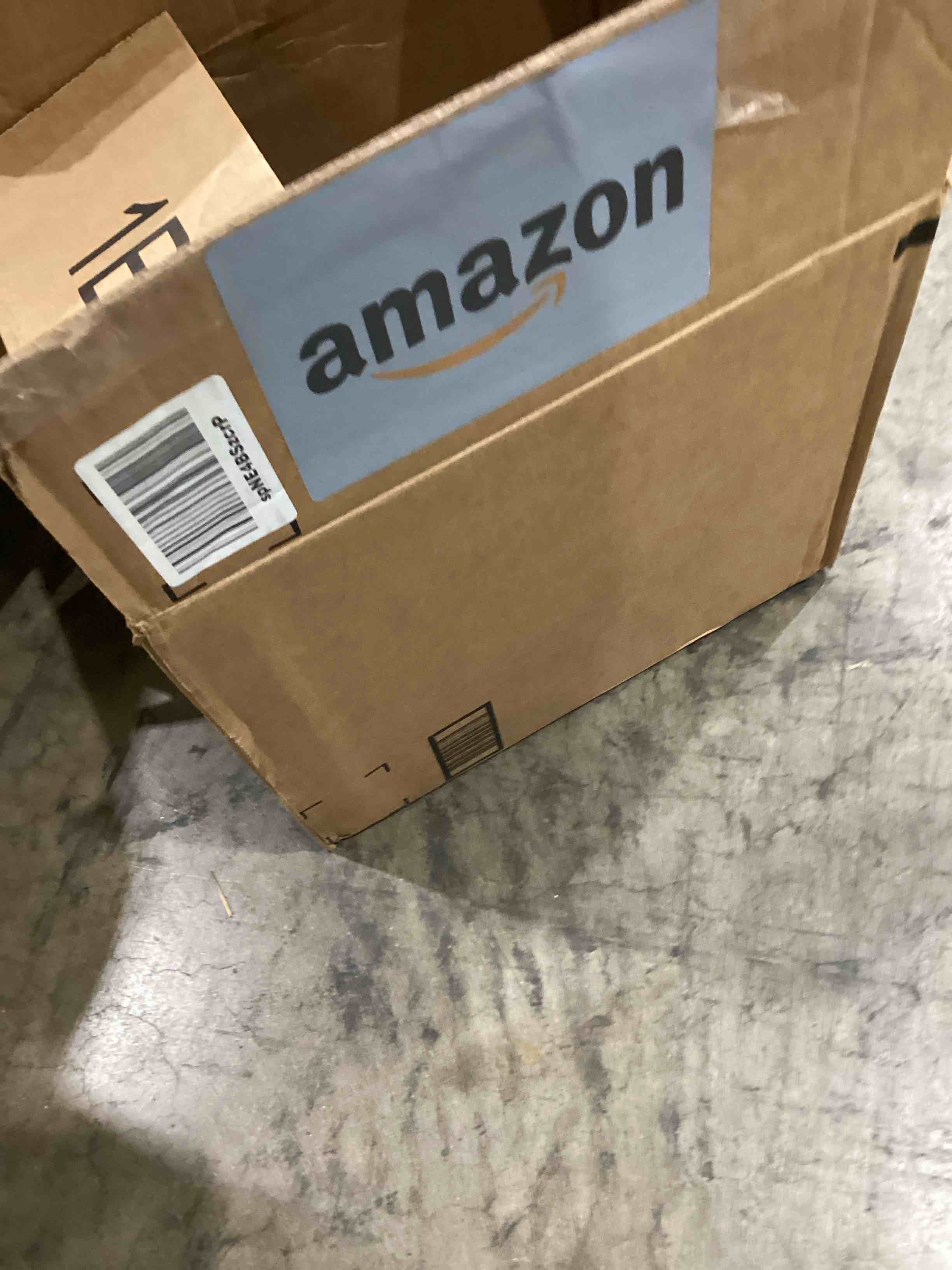 https://s3.amazonaws.com/lotting-images-prod/bidfta/GRA0421530_1734006150823.jpeg