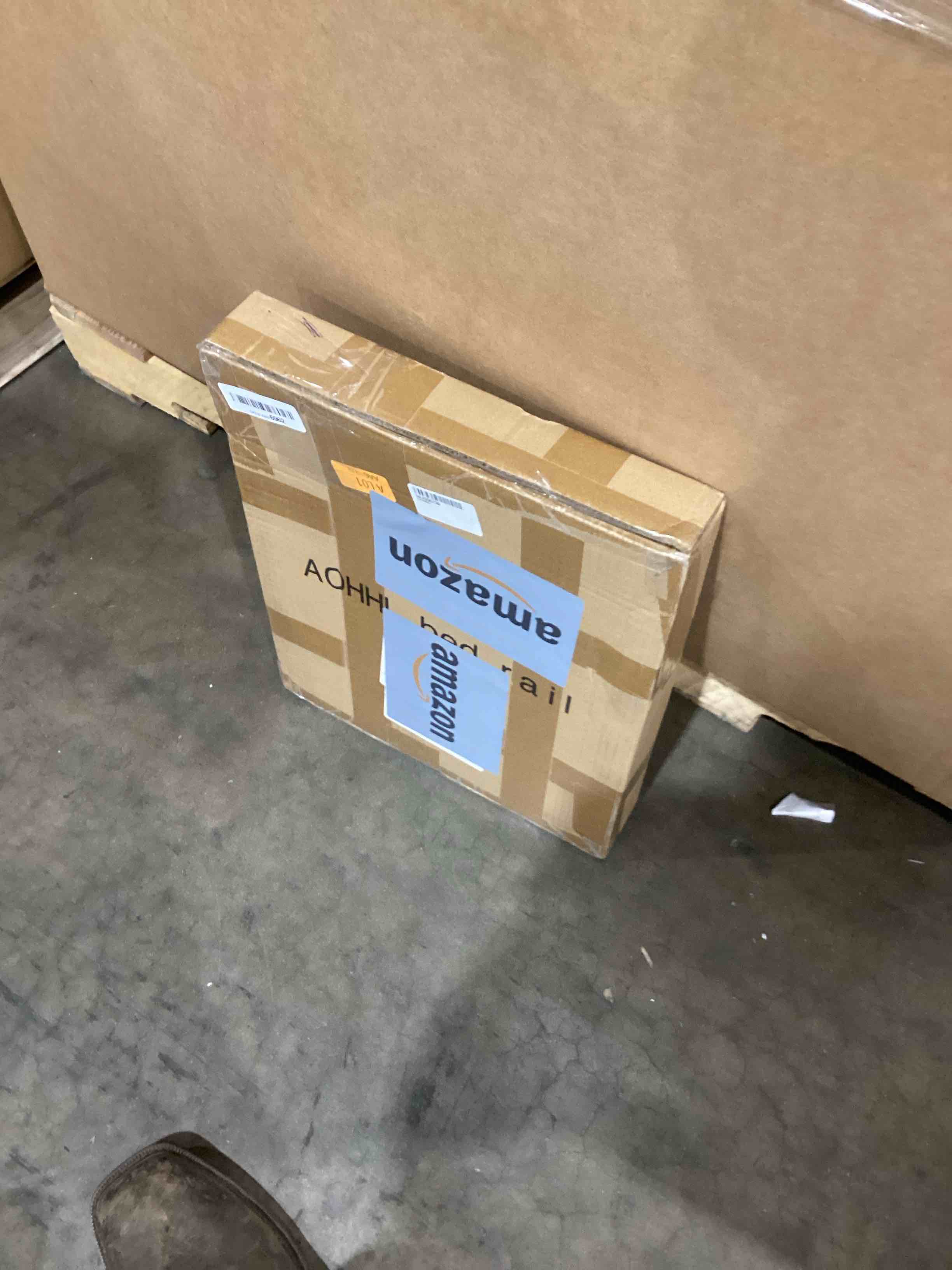 https://s3.amazonaws.com/lotting-images-prod/bidfta/GRA0421696_1733932877126.jpeg