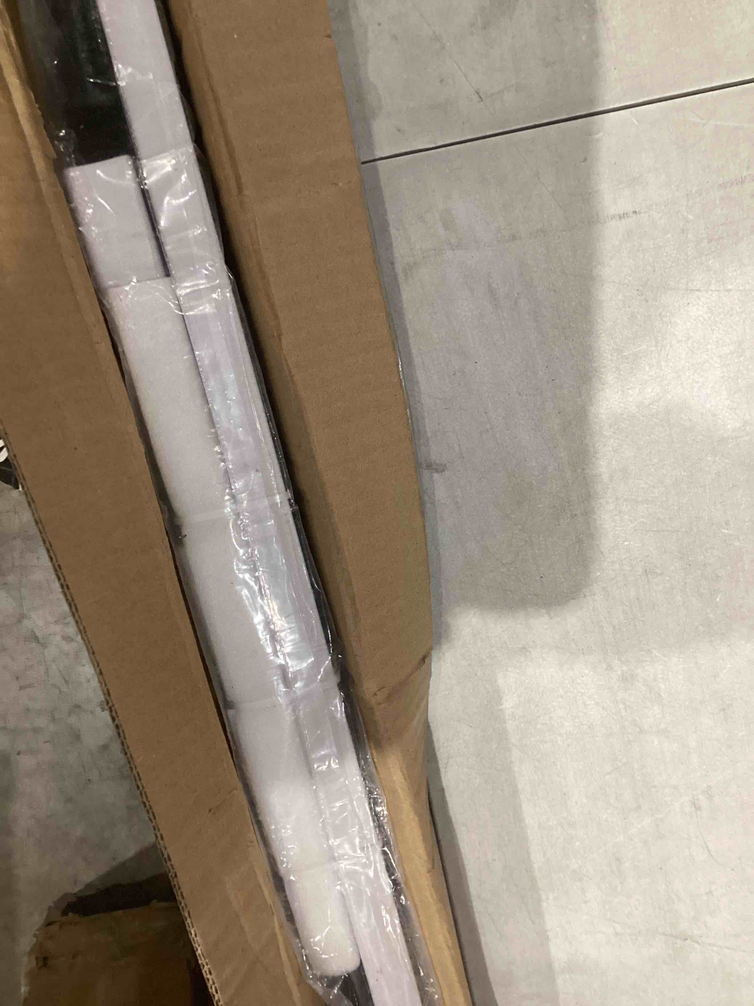 https://s3.amazonaws.com/lotting-images-prod/bidfta/GRA0422309_1745497140825.jpeg