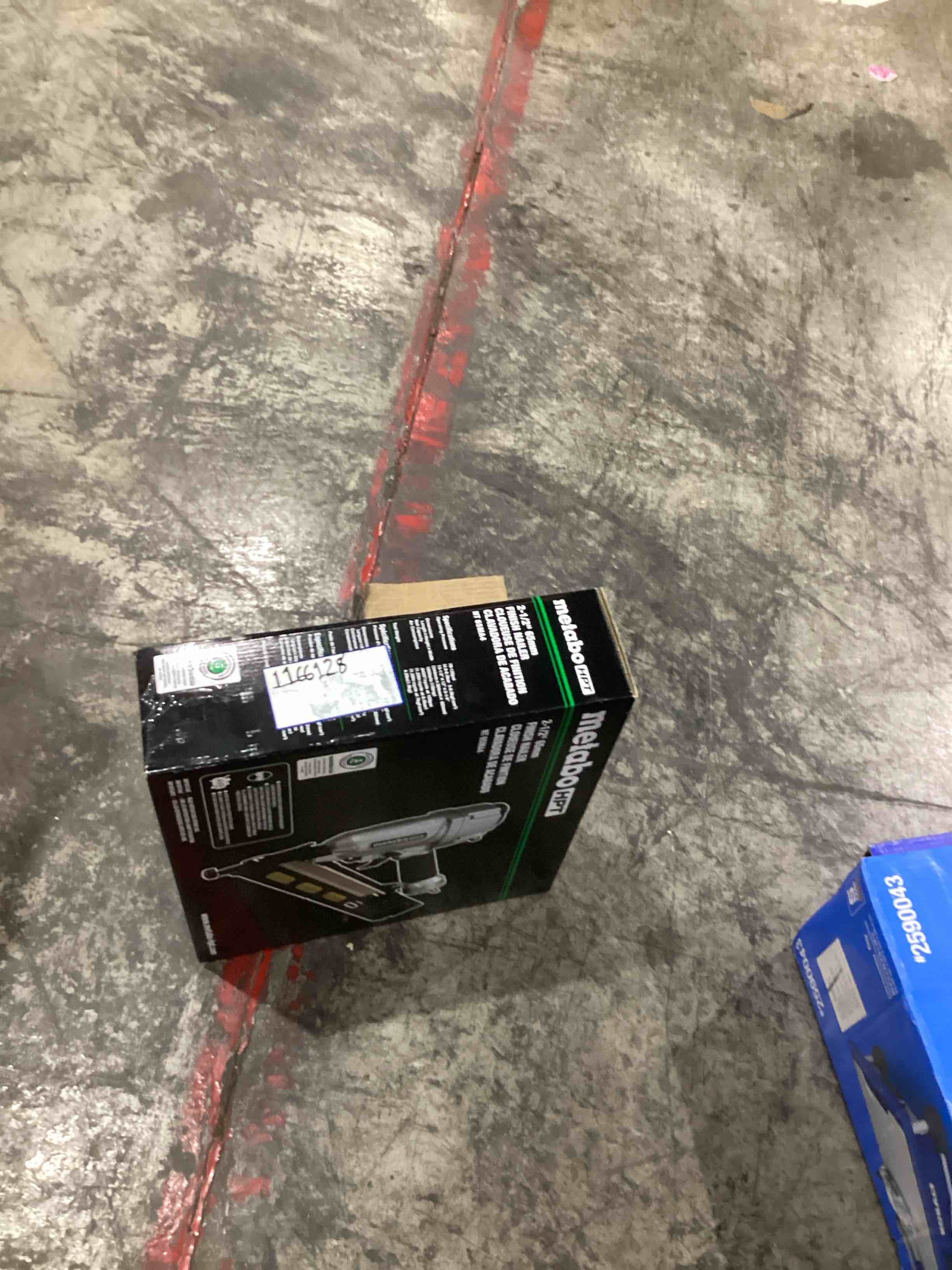 Metabo HPT Framing Nailer, Pro Preferred Brand of Pneumatic Nailers, 21 Degree Magazine, Accepts 2-Inch to 3-1/2-Inch Plastic Collated Nails, Ideal for Framing, Flooring, & Roof Decking, NR90AES1