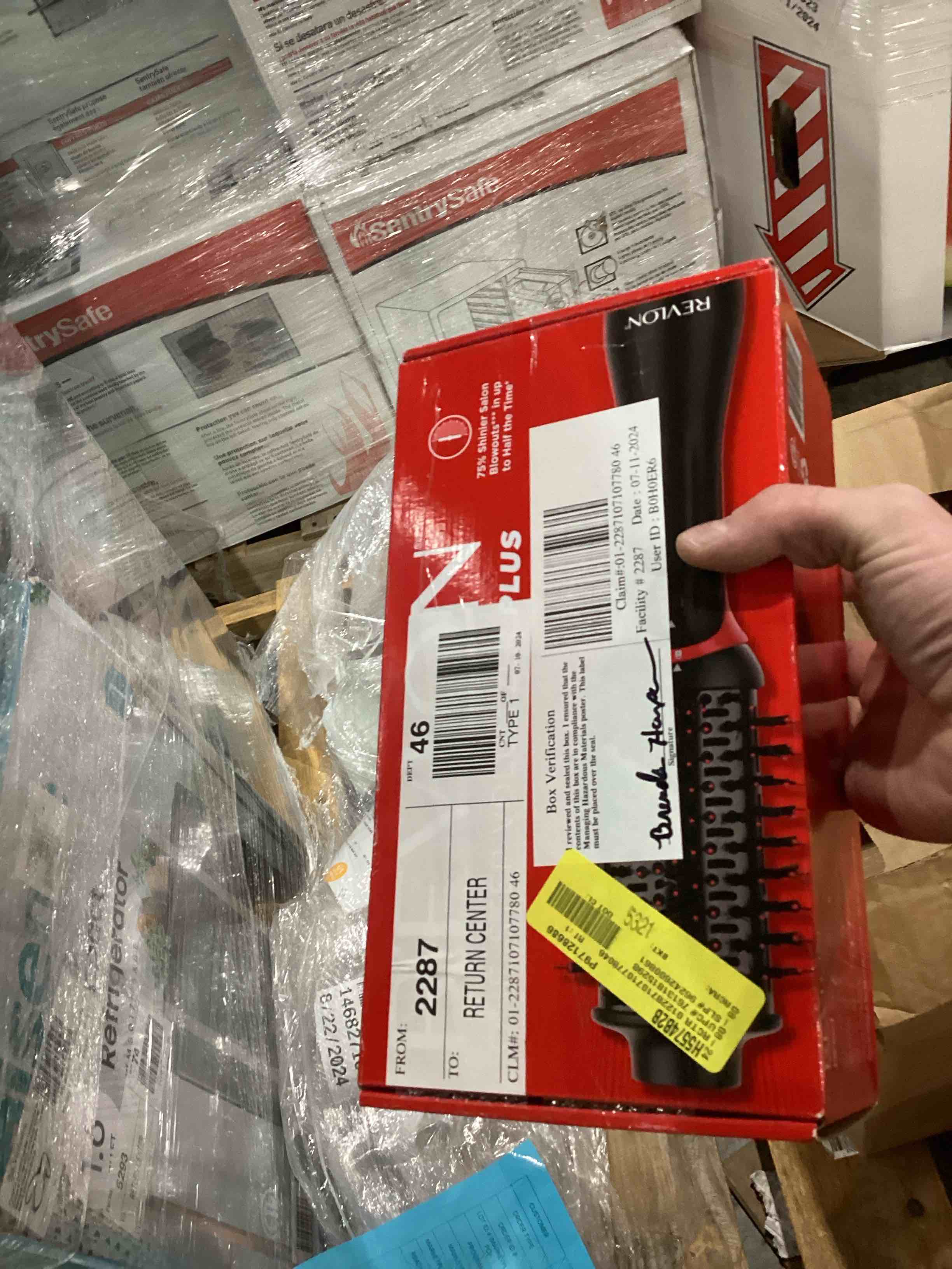 https://s3.amazonaws.com/lotting-images-prod/bidfta/GRA0423797_1733491152419.jpeg