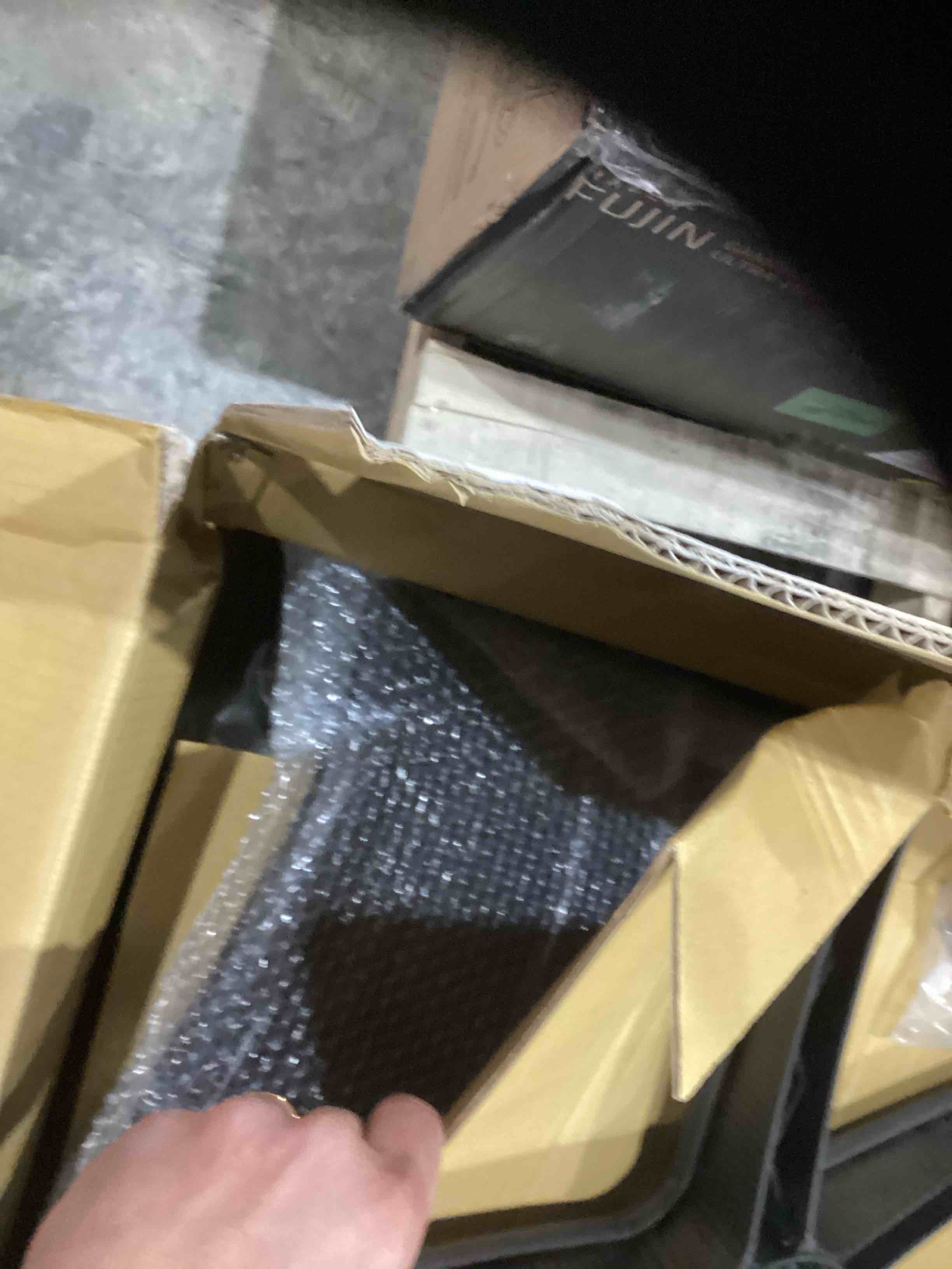 https://s3.amazonaws.com/lotting-images-prod/bidfta/GRA0423903_1733432222160.jpeg