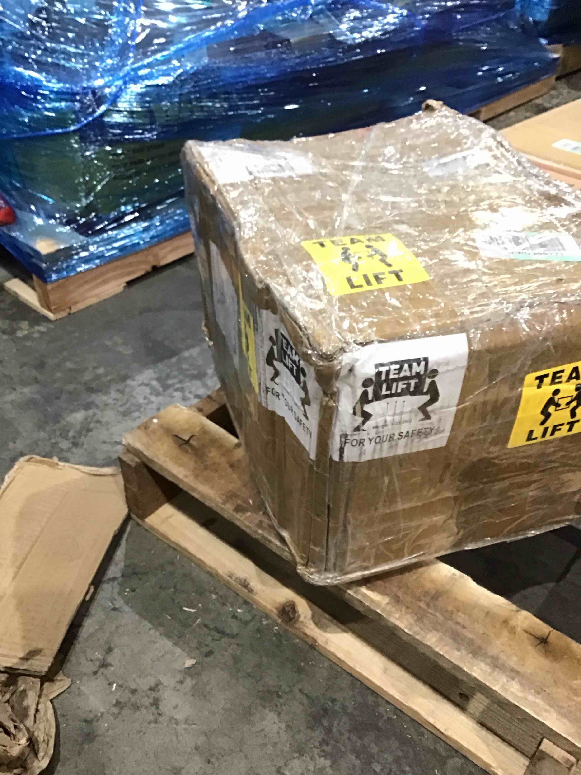 https://s3.amazonaws.com/lotting-images-prod/bidfta/GRA0423972_1733427626562.jpeg