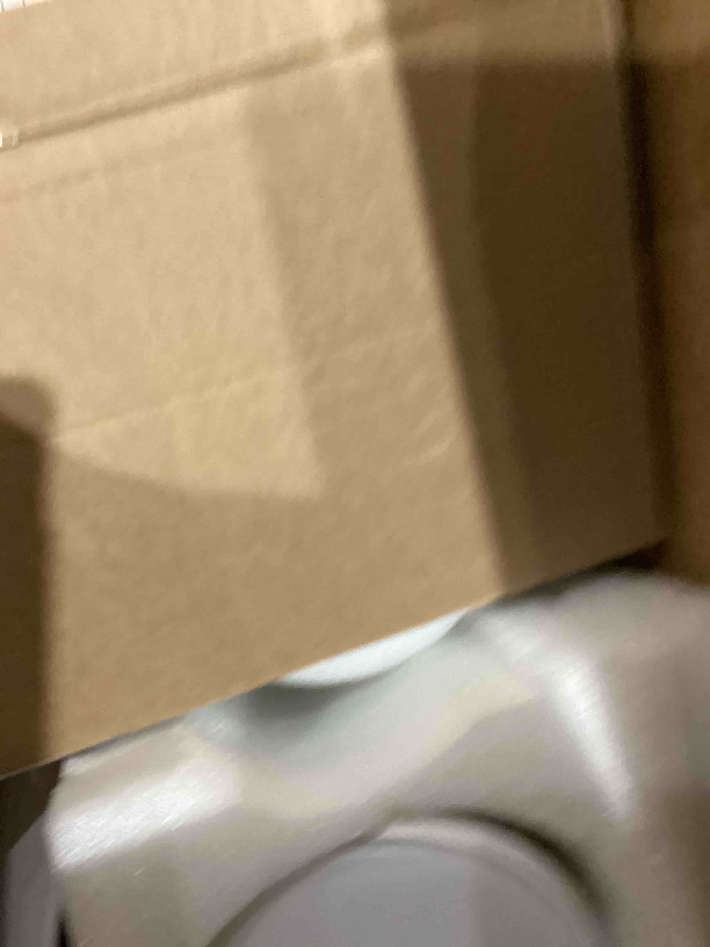 https://s3.amazonaws.com/lotting-images-prod/bidfta/GRA0424388_1749050147861.jpeg