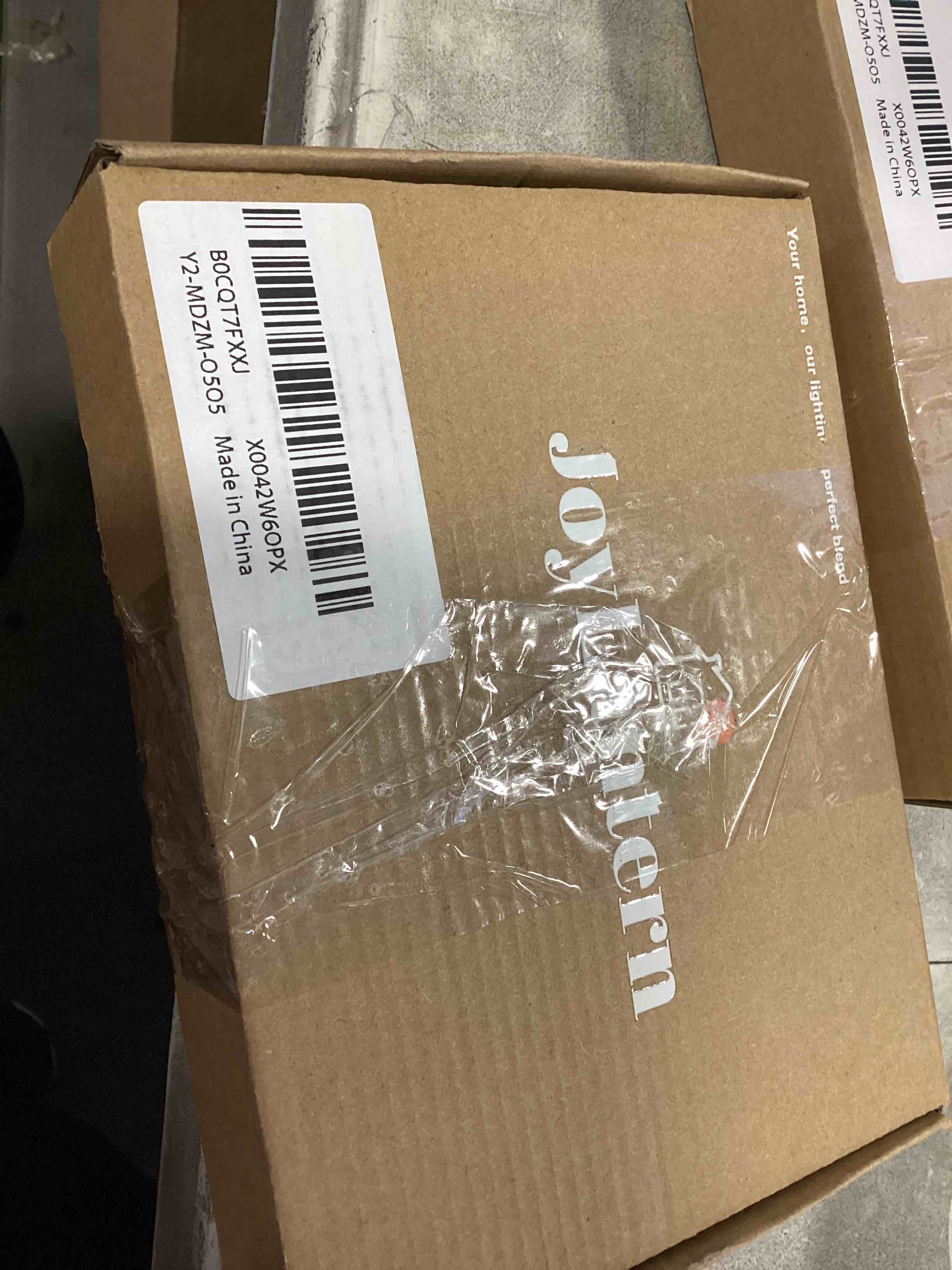 https://s3.amazonaws.com/lotting-images-prod/bidfta/GRA0427466_1732646718935.jpeg