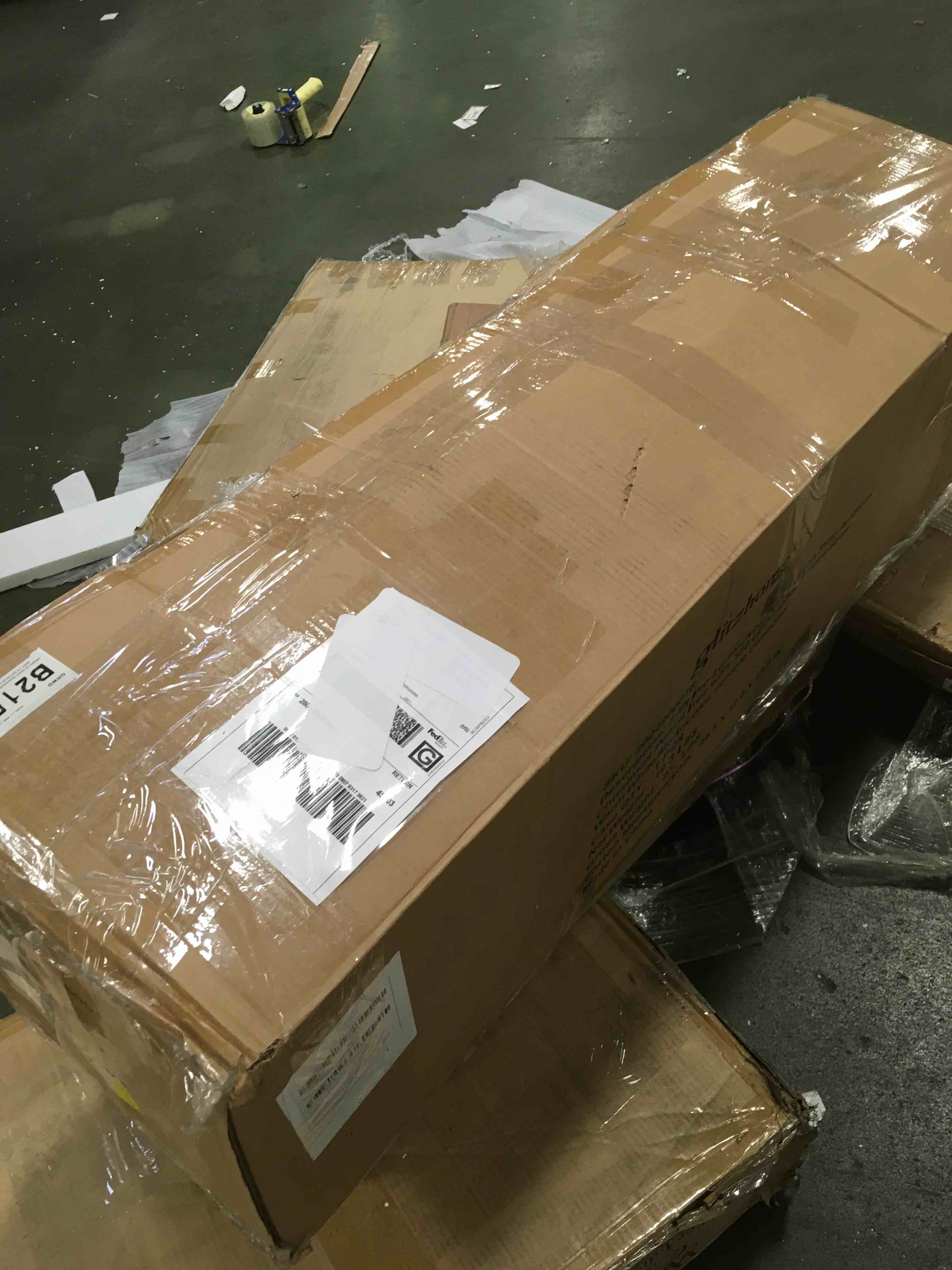 https://s3.amazonaws.com/lotting-images-prod/bidfta/GRA0429930_1730987624072.jpeg