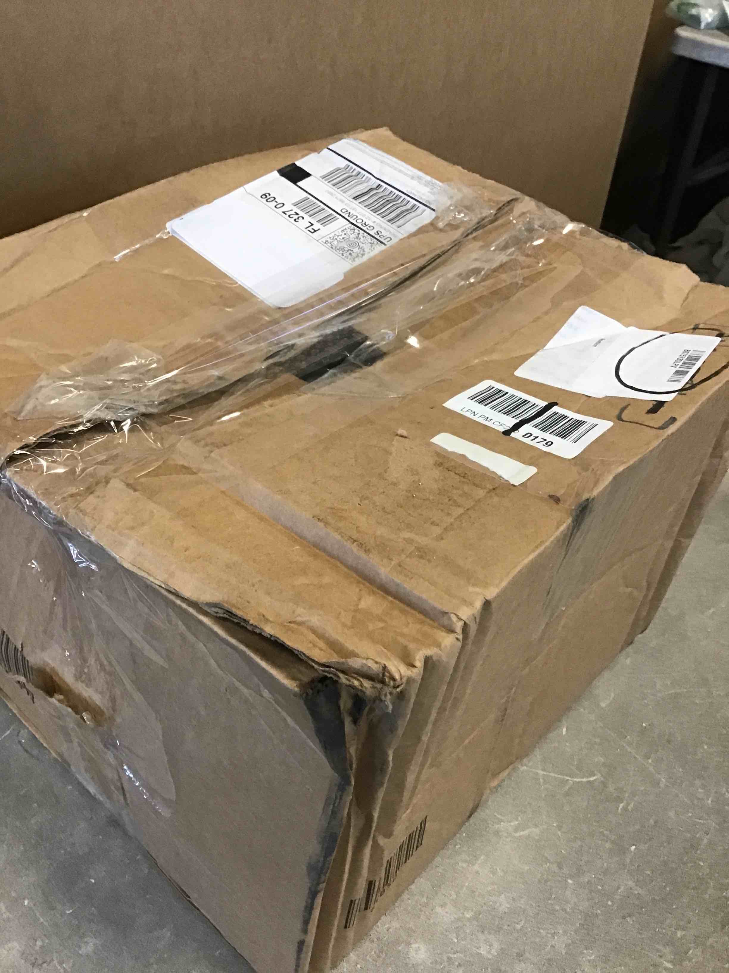 https://s3.amazonaws.com/lotting-images-prod/bidfta/GRA0432244_1731444616431.jpeg
