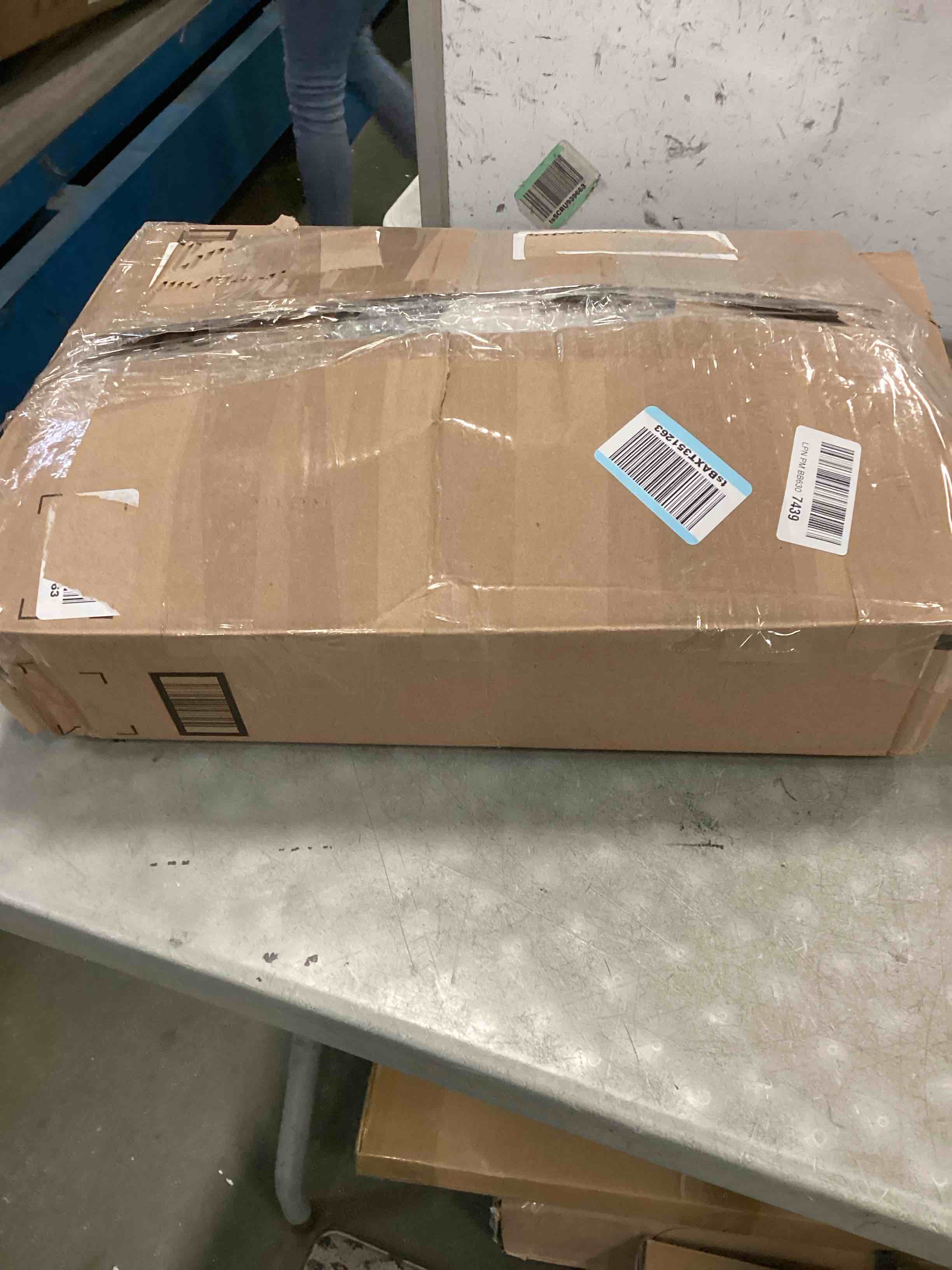 https://s3.amazonaws.com/lotting-images-prod/bidfta/GRA0435320_1732023553387.jpeg