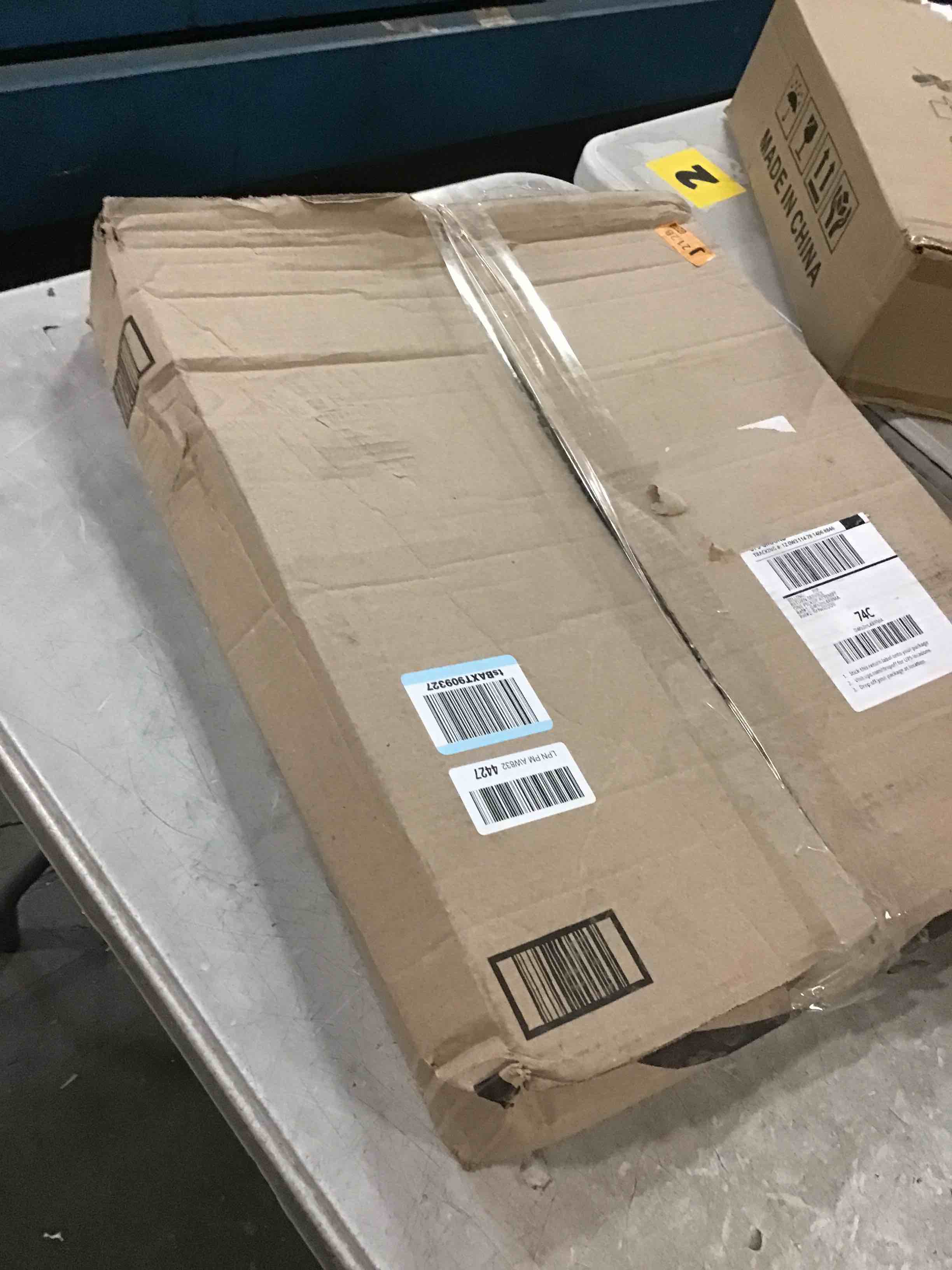 https://s3.amazonaws.com/lotting-images-prod/bidfta/GRA0438713_1731976130538.jpeg