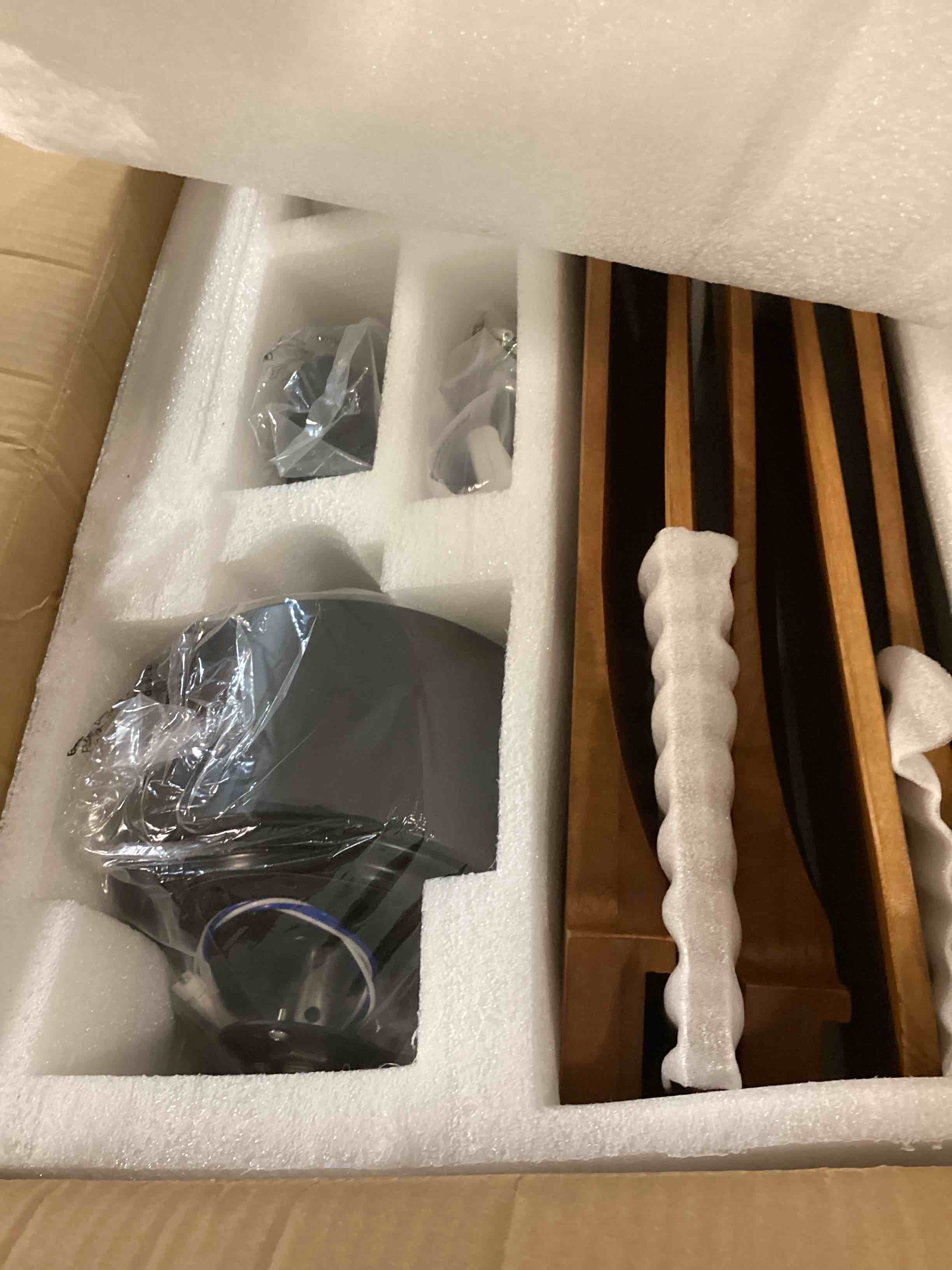 https://s3.amazonaws.com/lotting-images-prod/bidfta/GRA0439467_1731455271837.jpeg