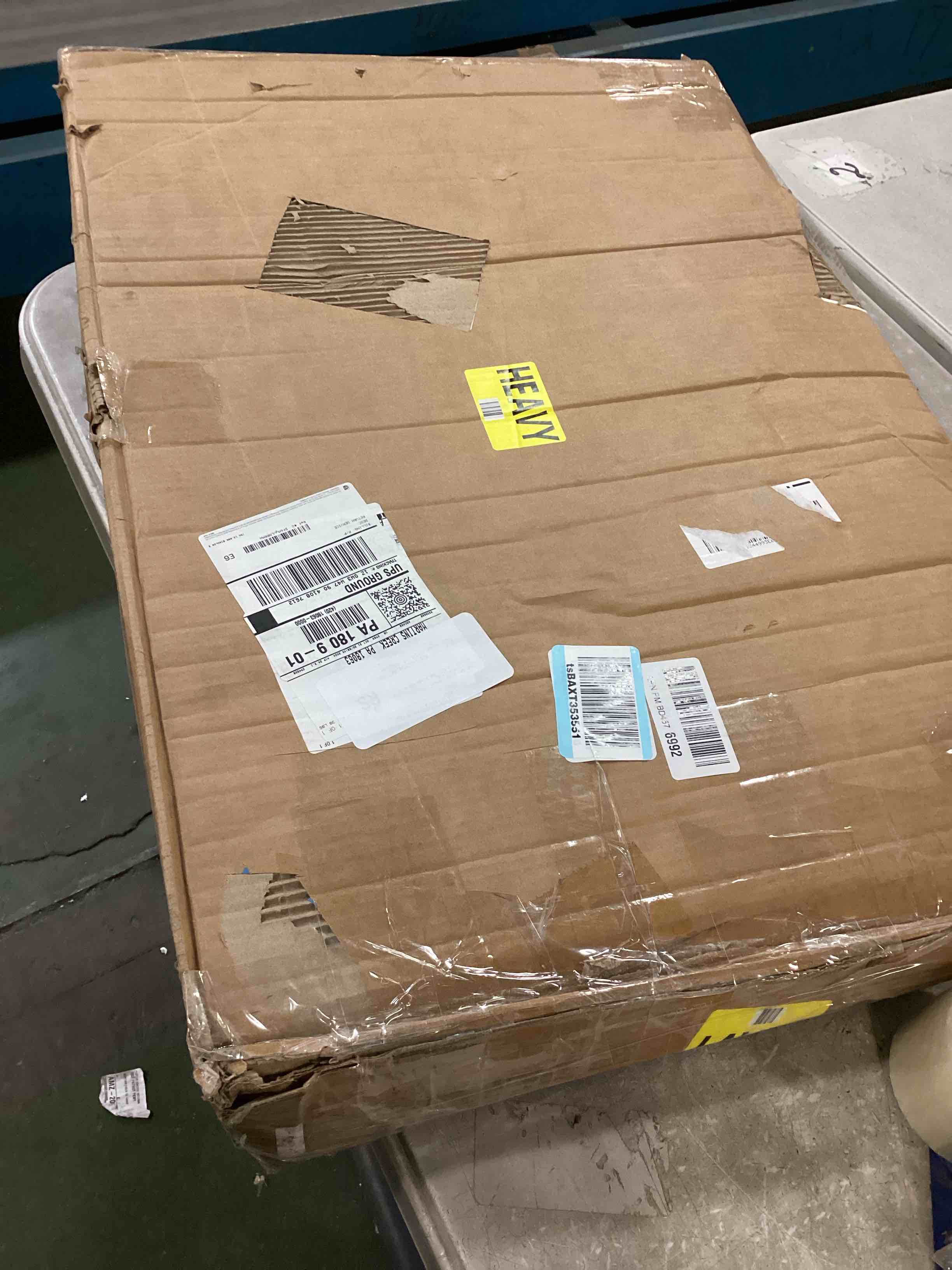 https://s3.amazonaws.com/lotting-images-prod/bidfta/GRA0439605_1731386205426.jpeg