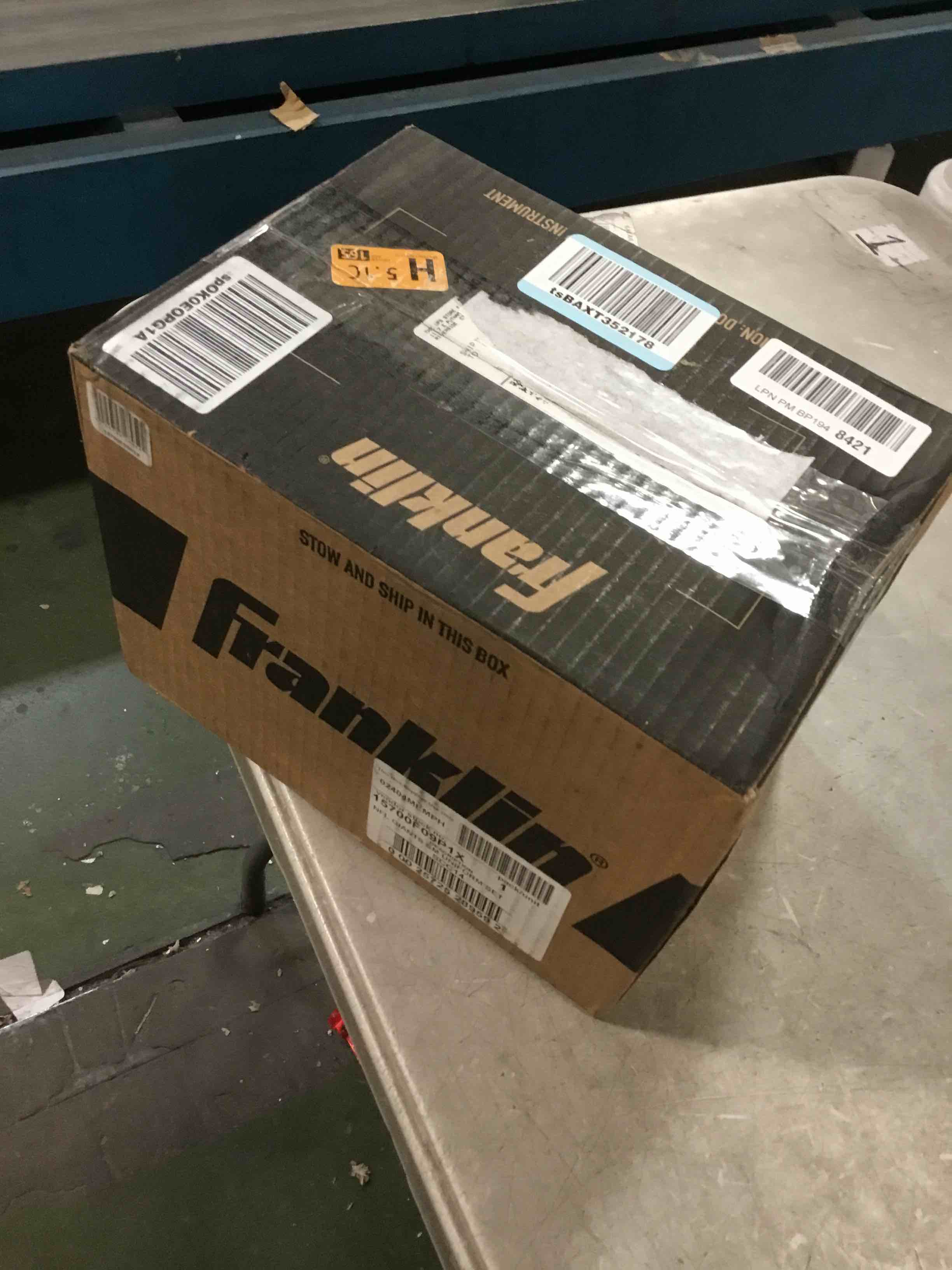 https://s3.amazonaws.com/lotting-images-prod/bidfta/GRA0439812_1731127793815.jpeg