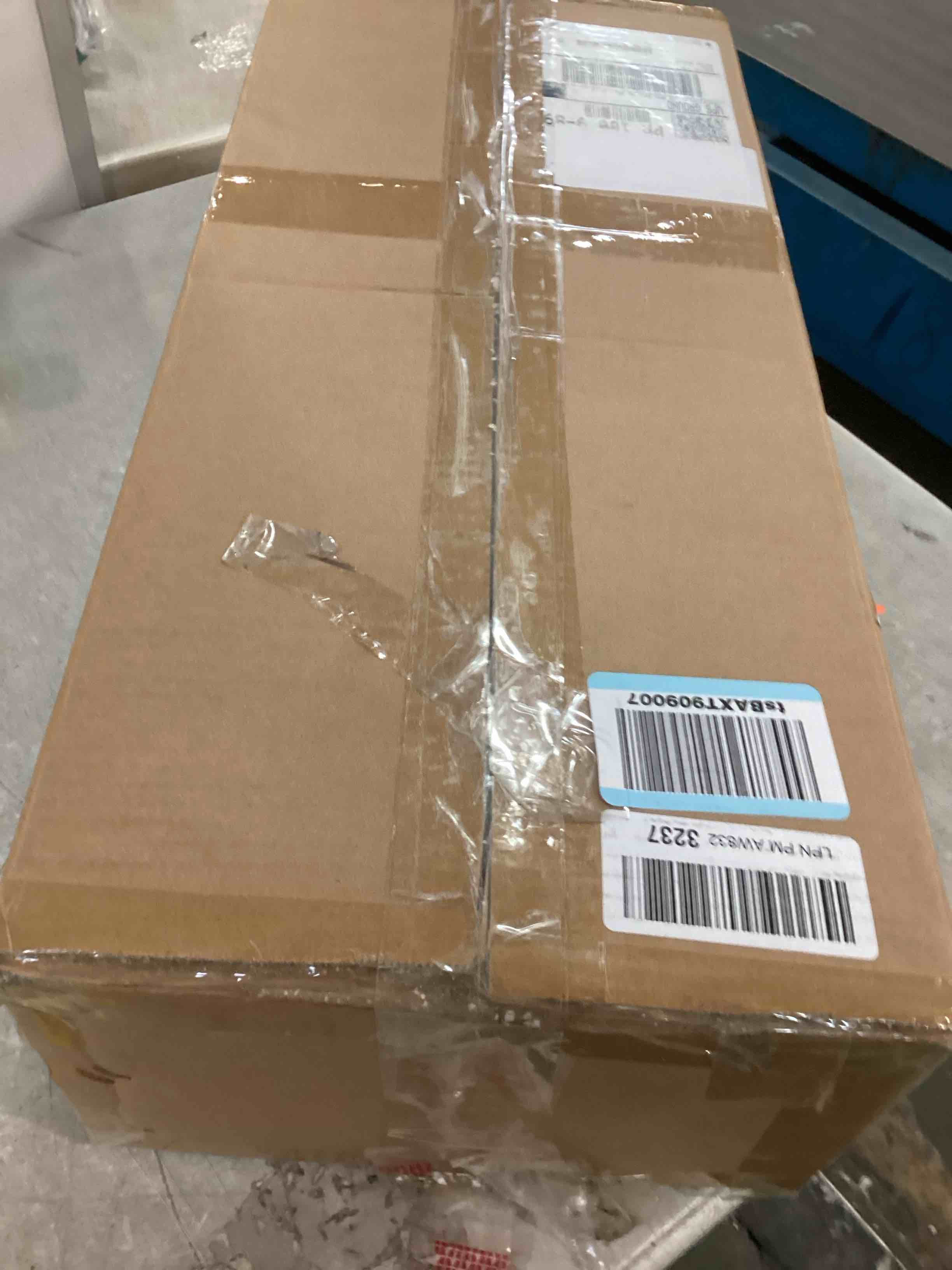 https://s3.amazonaws.com/lotting-images-prod/bidfta/GRA0441185_1731682527179.jpeg