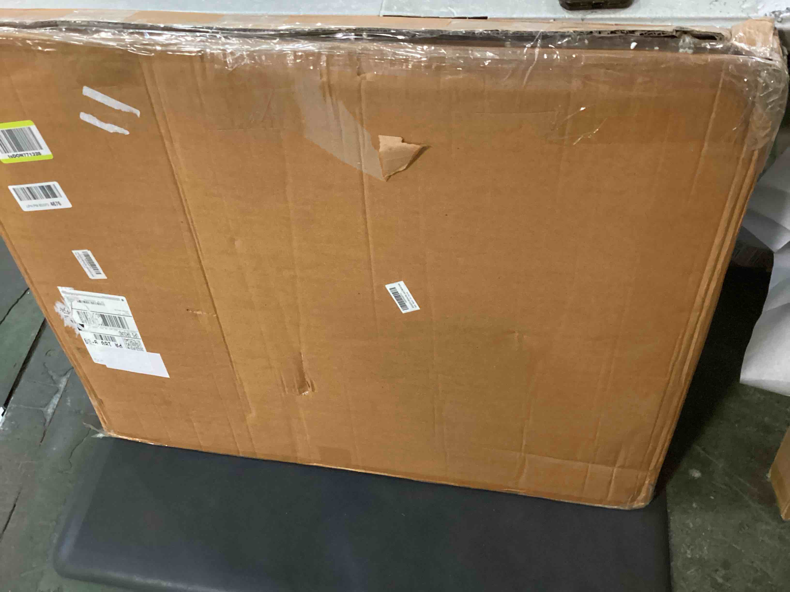 https://s3.amazonaws.com/lotting-images-prod/bidfta/GRA0441818_1731437931950.jpeg