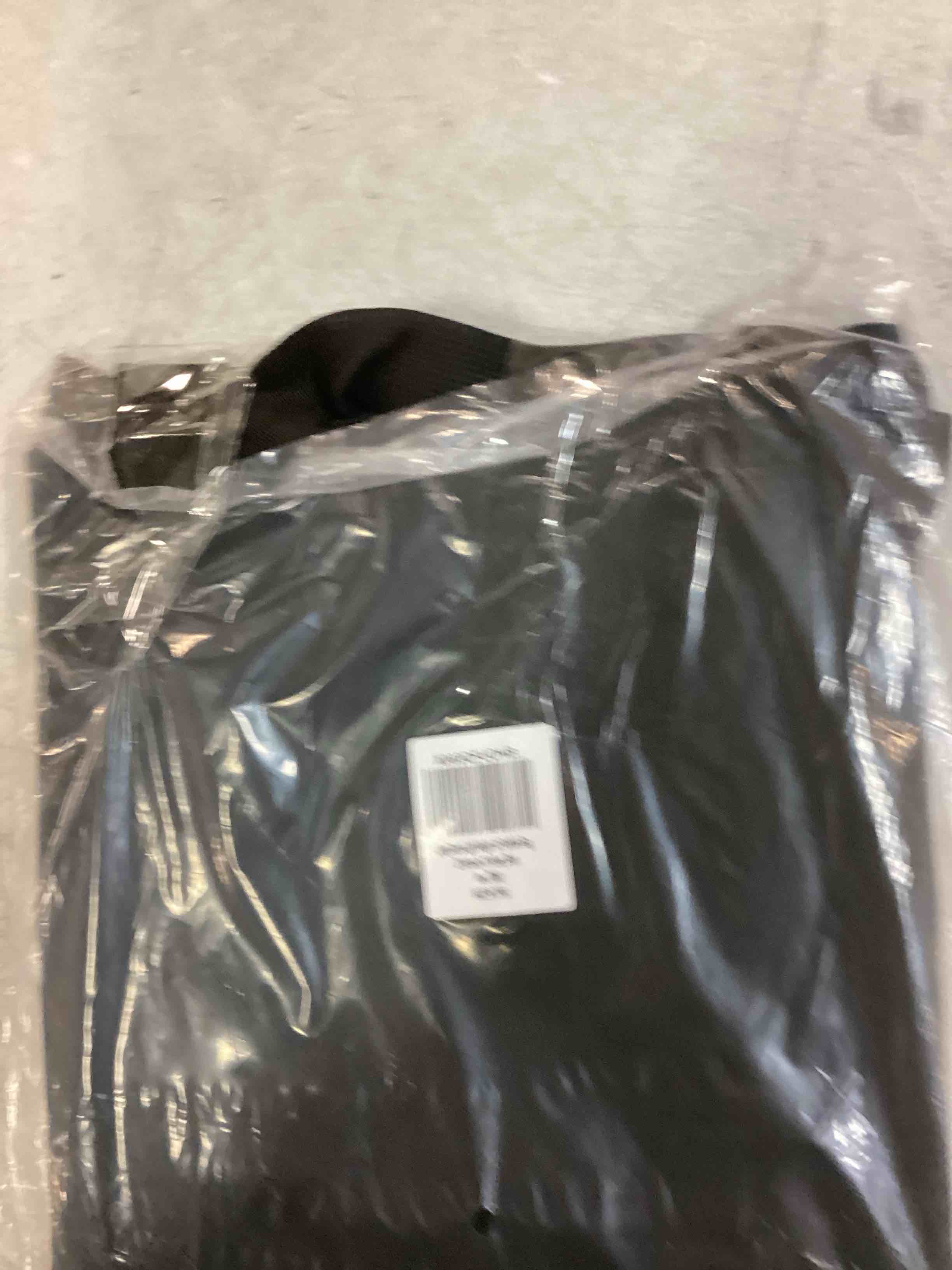 https://s3.amazonaws.com/lotting-images-prod/bidfta/GRA0442882_1731594147776.jpeg