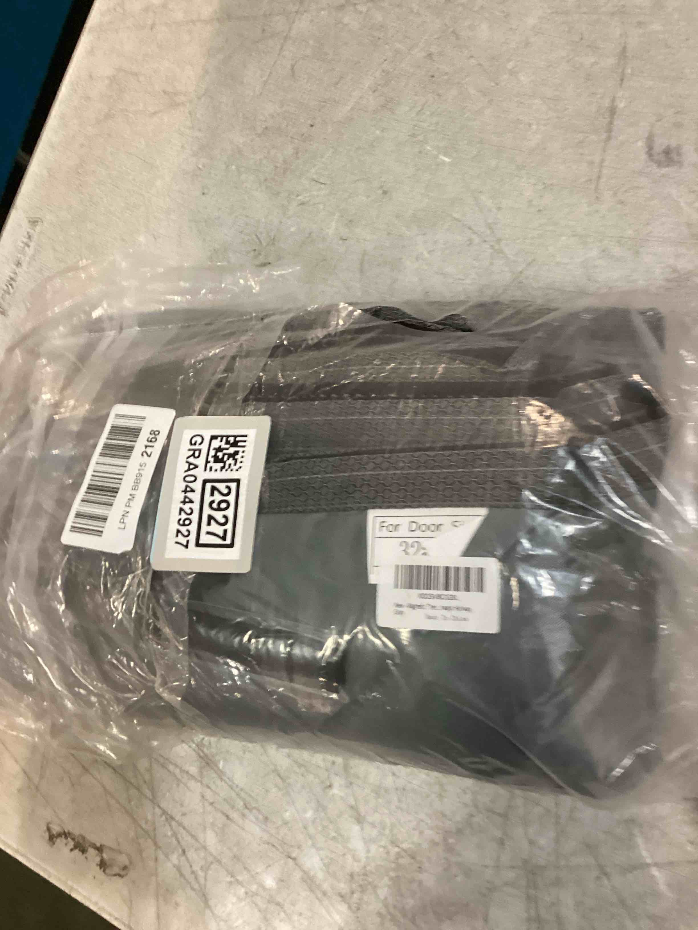 https://s3.amazonaws.com/lotting-images-prod/bidfta/GRA0442927_1731590845192.jpeg