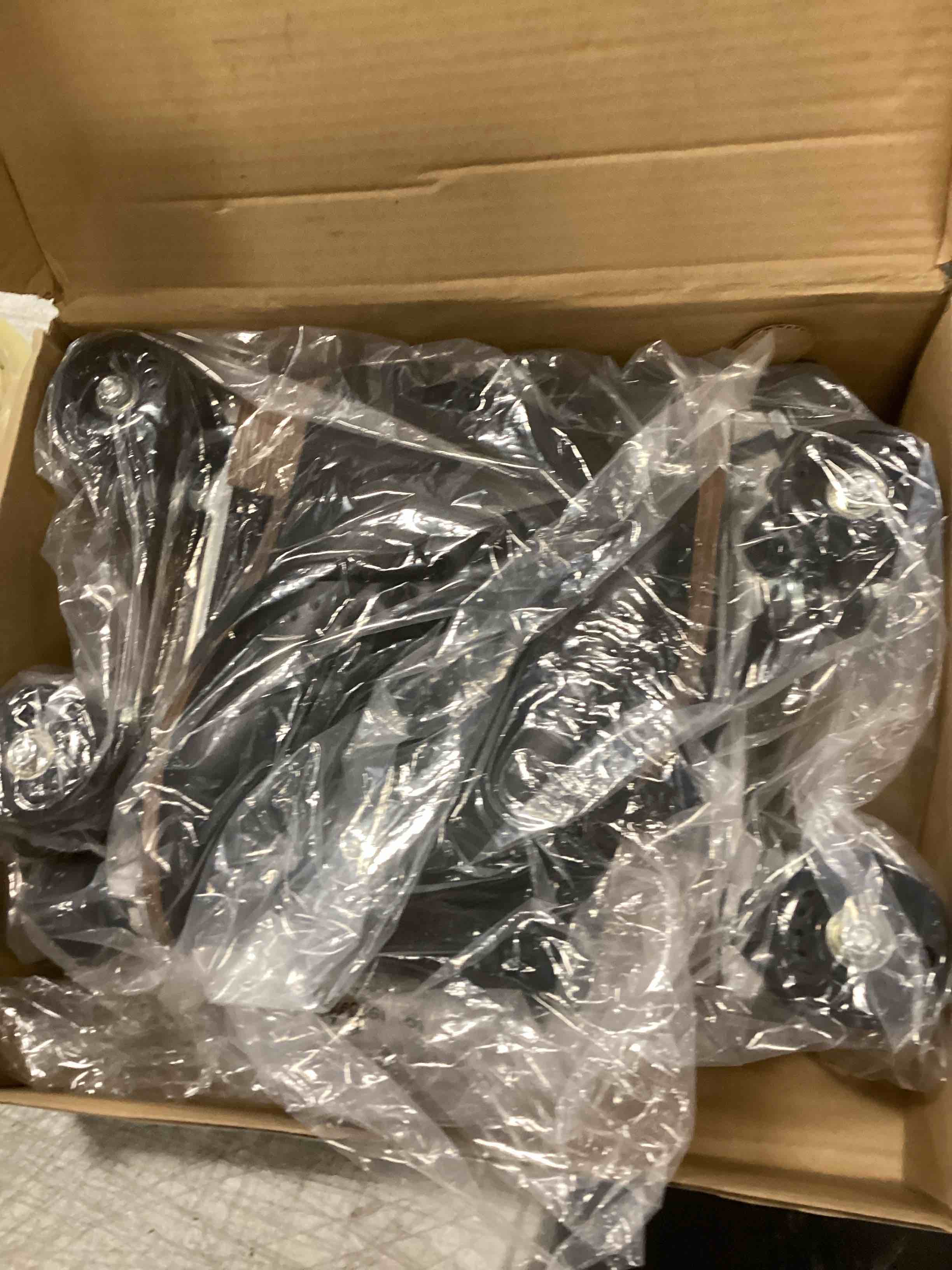 https://s3.amazonaws.com/lotting-images-prod/bidfta/GRA0443359_1731426320554.jpeg