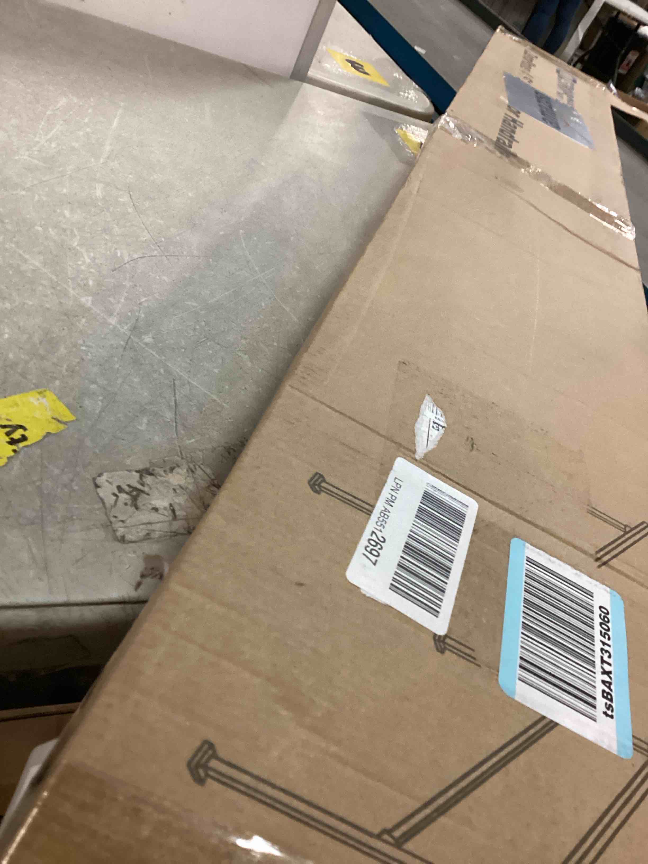 https://s3.amazonaws.com/lotting-images-prod/bidfta/GRA0445207_1732021083200.jpeg