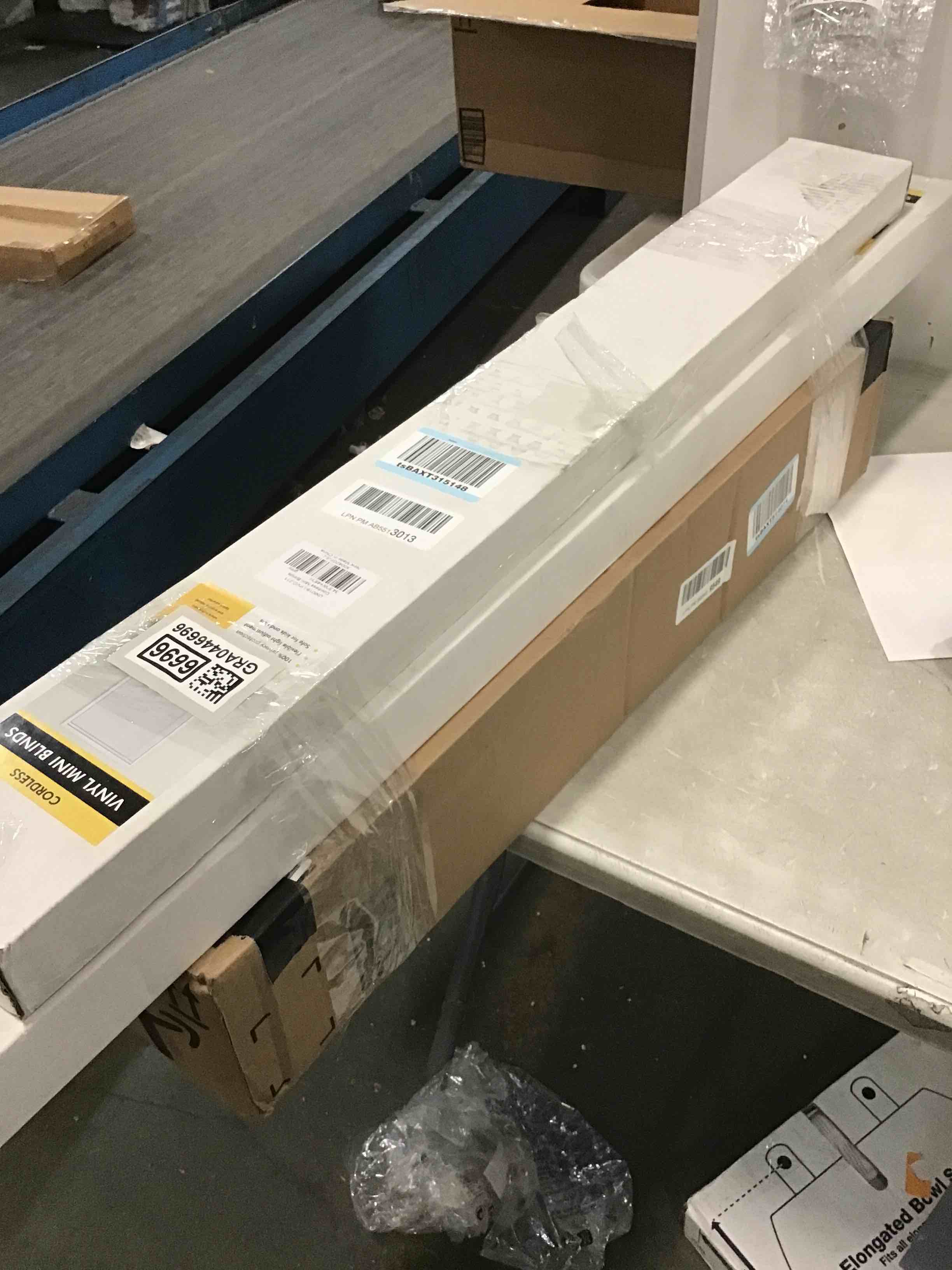 https://s3.amazonaws.com/lotting-images-prod/bidfta/GRA0446696_1732120749417.jpeg