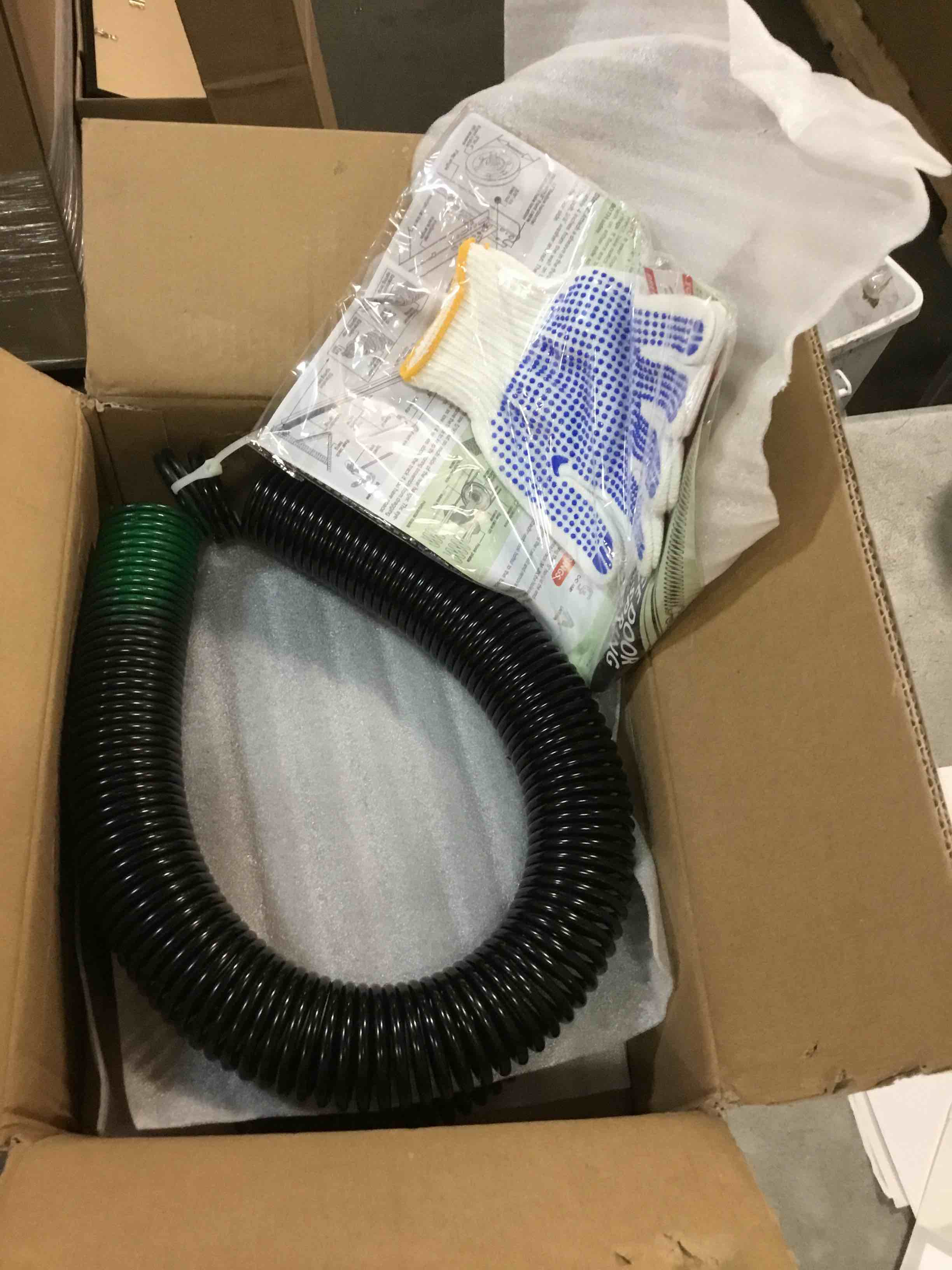 https://s3.amazonaws.com/lotting-images-prod/bidfta/GRA0447998_1730898896155.jpeg